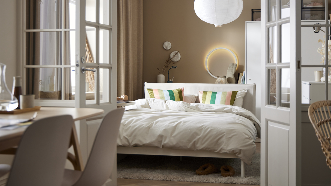 IKEA - A modern small bedroom where you can show off your best side