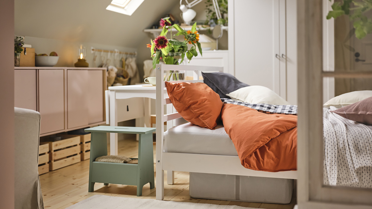 IKEA - A restful bedroom with Scandinavian country style interior design