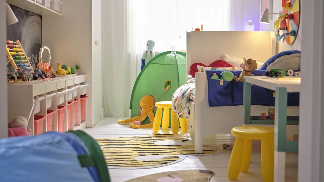 IKEA - Ένα πολύχρωμο παιδικό υπνοδωμάτιο με έξυπνη χρήση του χώρου