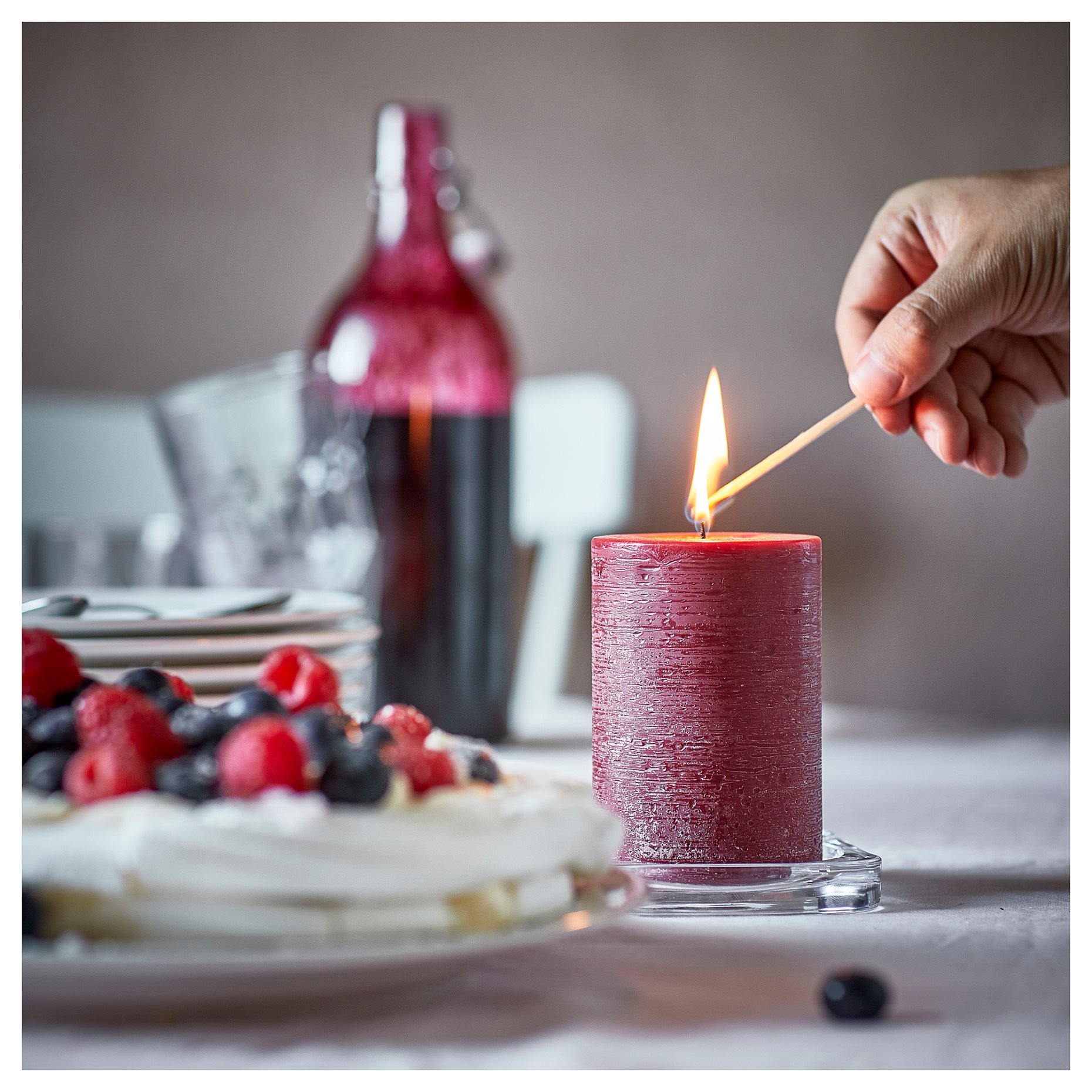 STÖRTSKÖN, scented pillar candle/Berries, 30 hr, 105.022.75