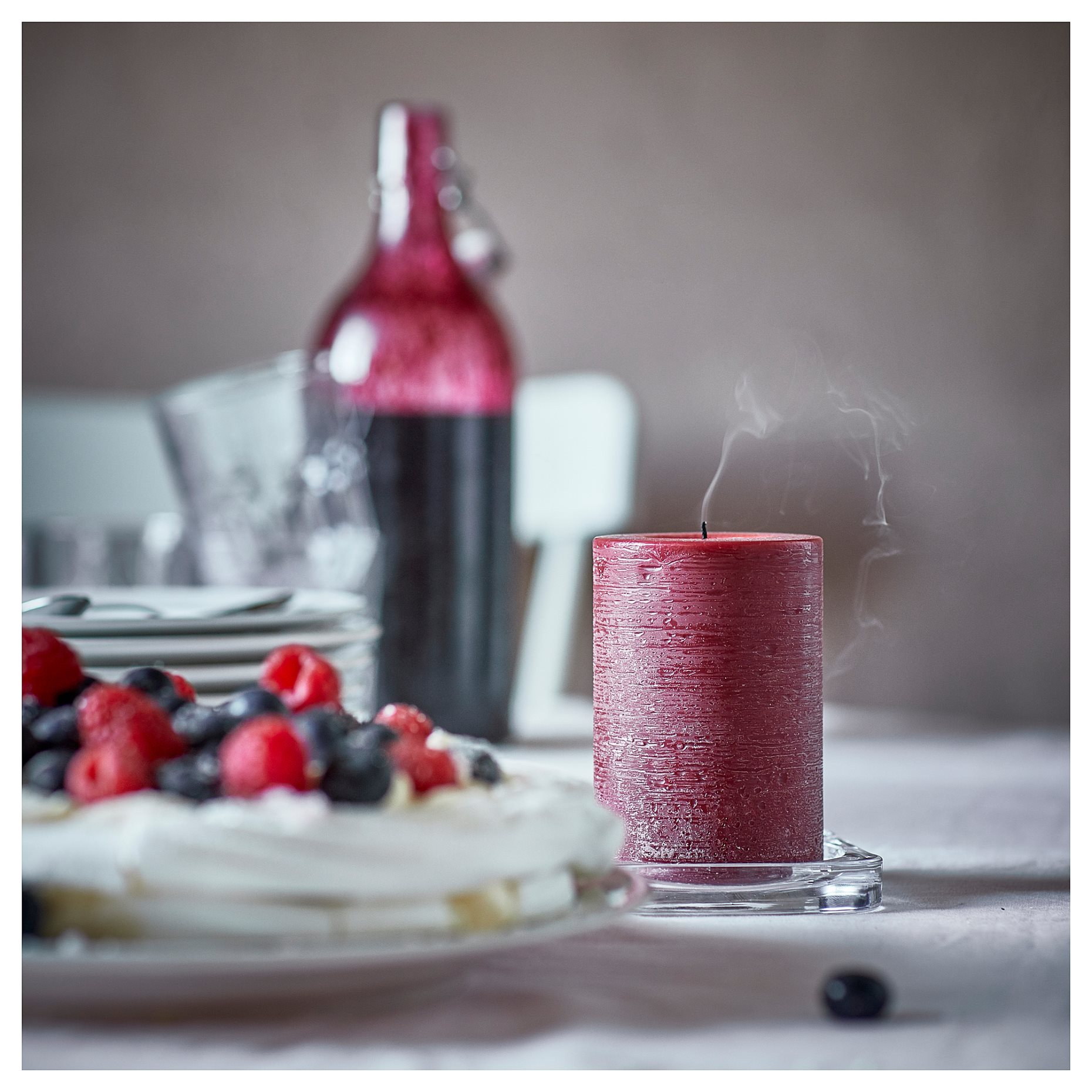 STÖRTSKÖN, scented pillar candle/Berries, 30 hr, 105.022.75