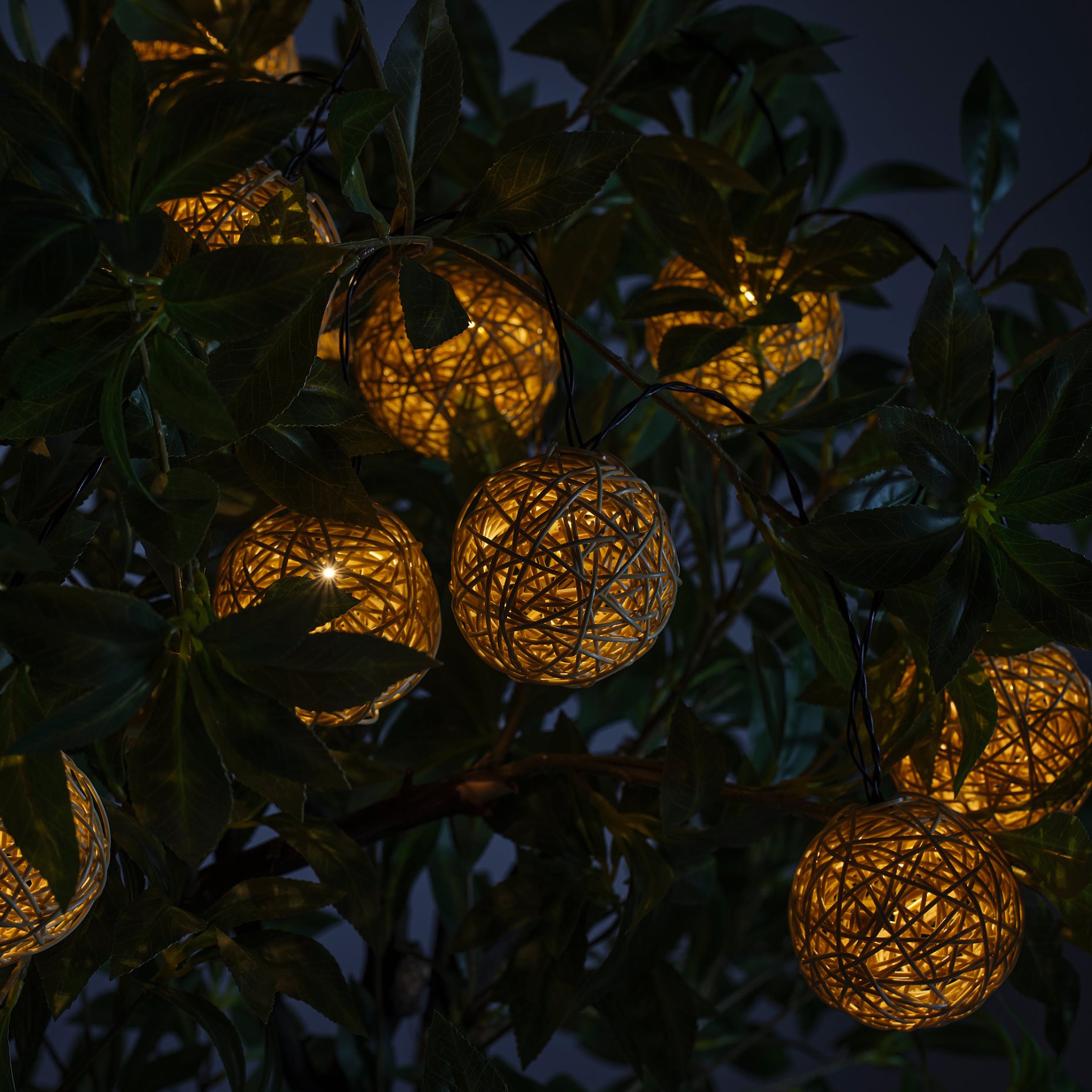 SOLVINDEN, γιρλάντα φωτισμού με ενσωματωμένο φωτισμό LED/12 λαμπτήρες/λειτουργία με μπαταρία, 105.705.99