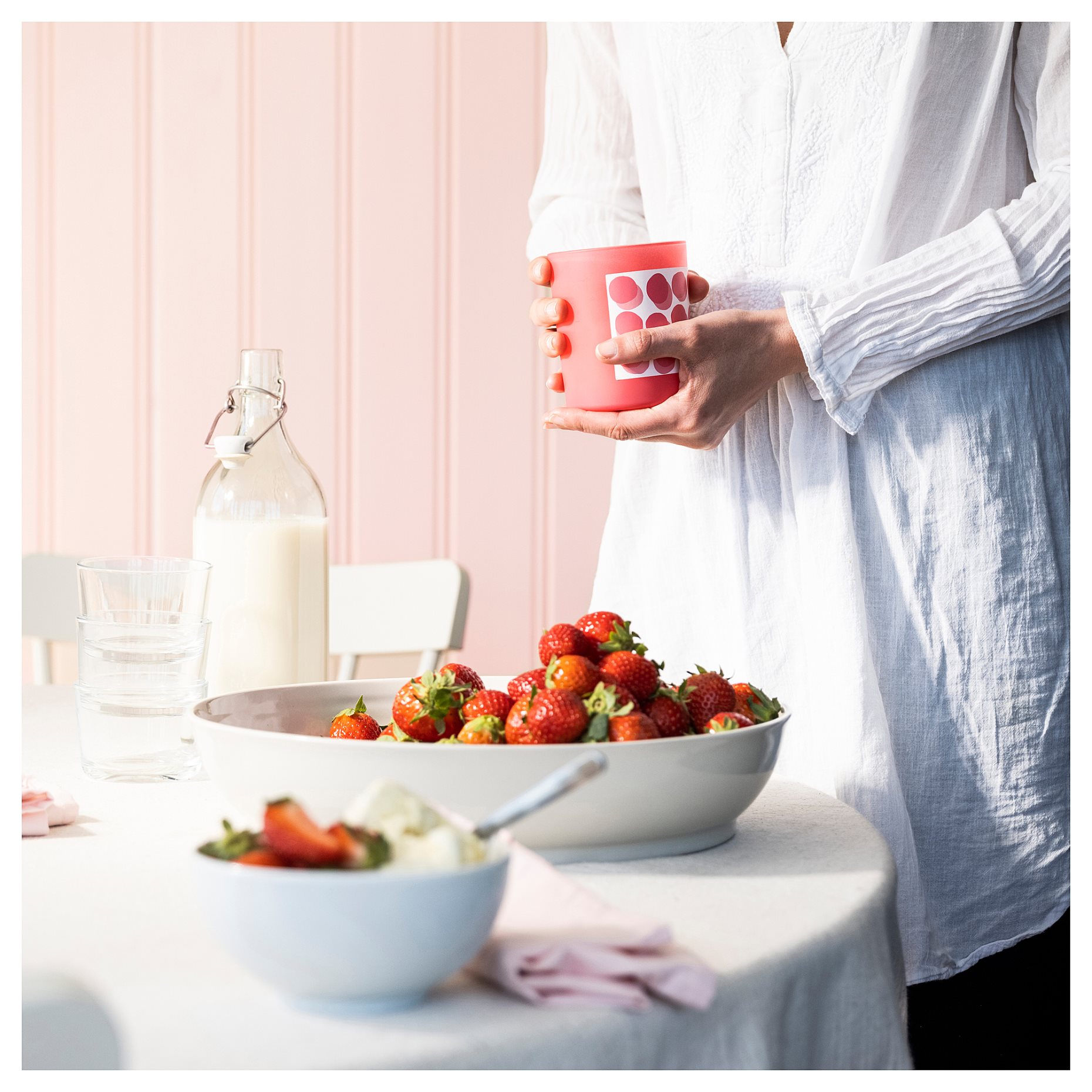 BLODBOK, αρωματικό κερί σε ποτήρι/φράουλα, 45 ώρες, 105.826.63