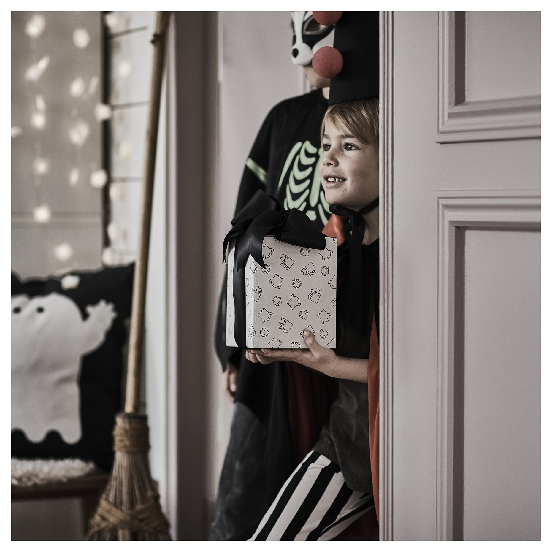 KUSTFYR, bowl with lid, 13 cm, 105.996.11