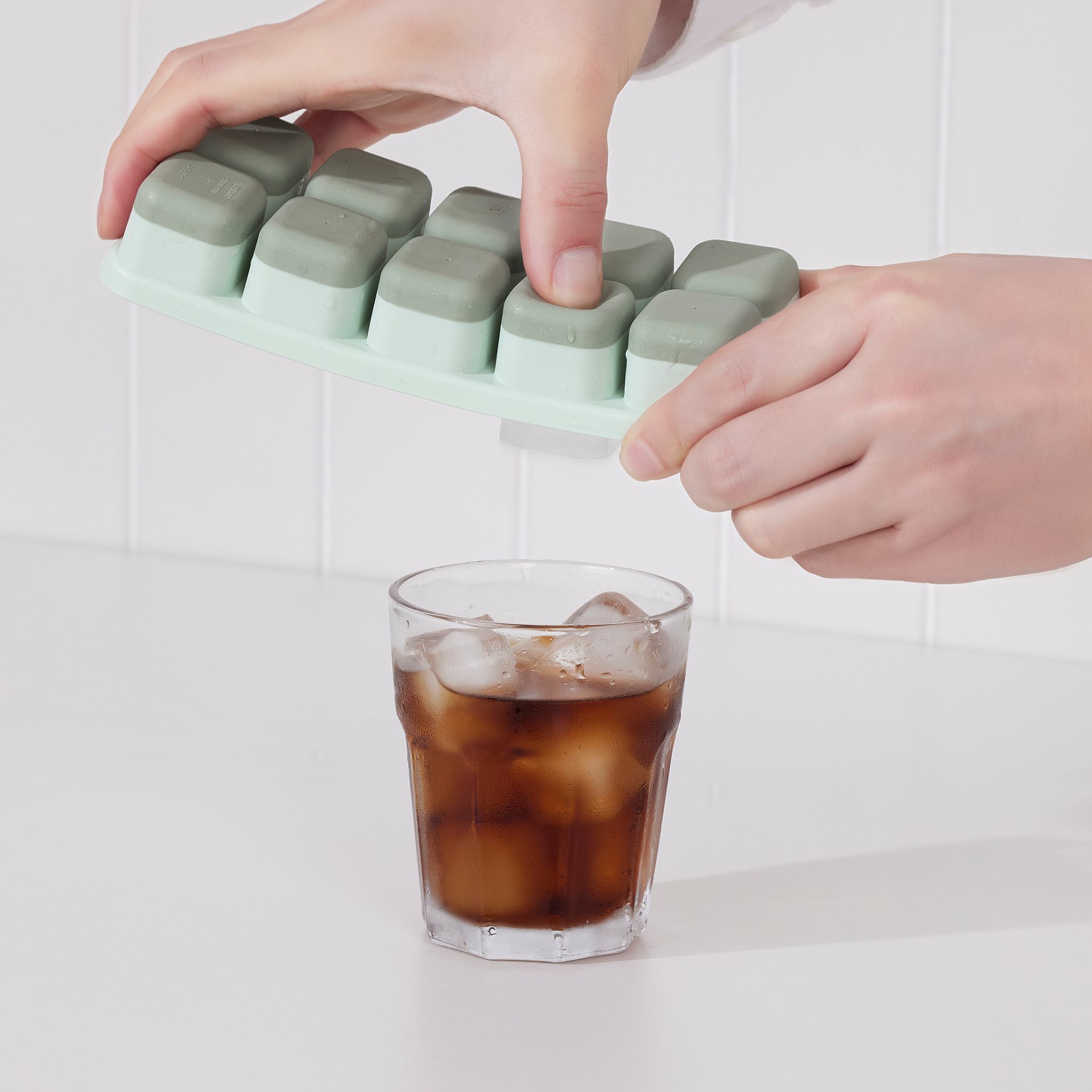 SPJUTROCKA, ice cube tray with lid, 2 pack, 404.295.80