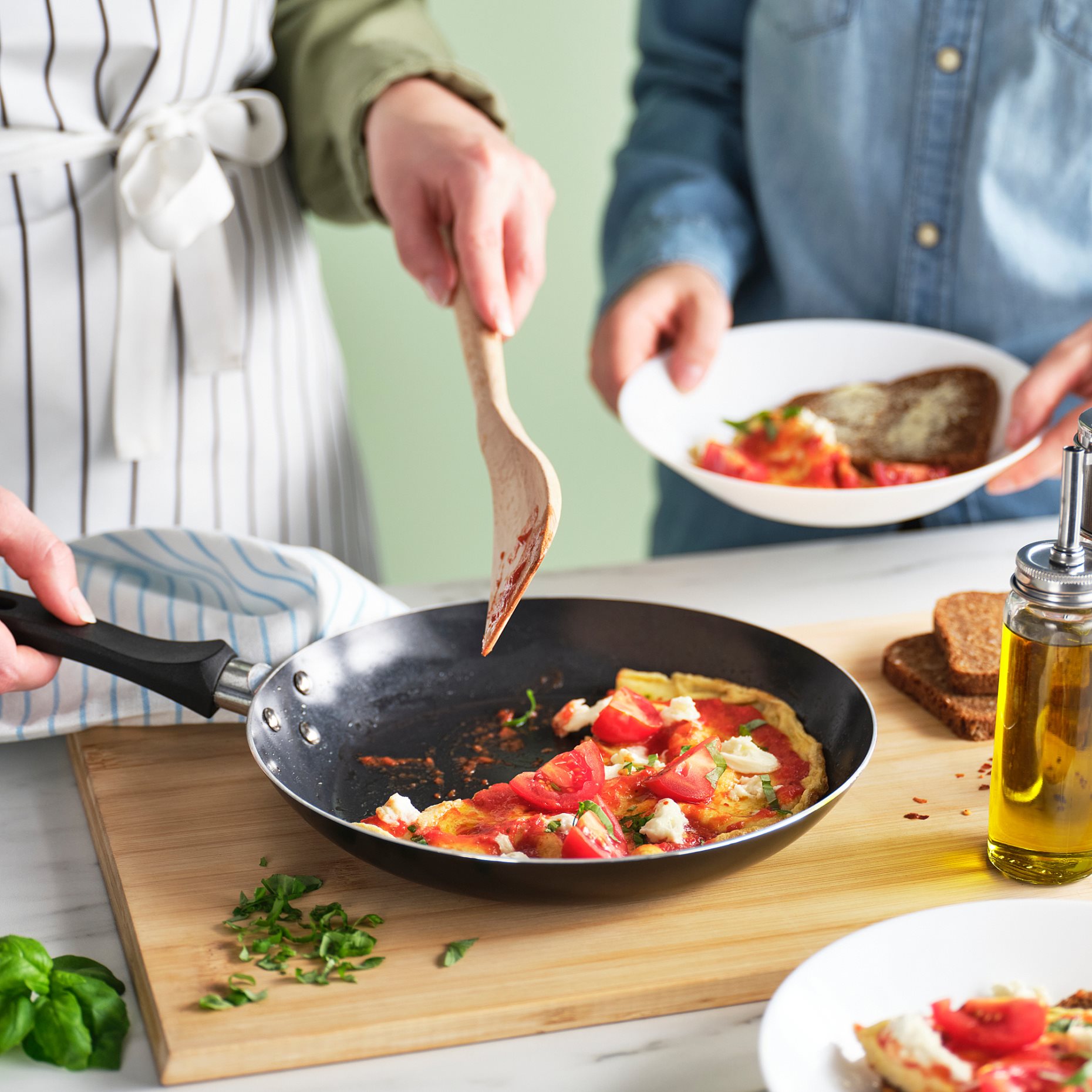 TAGGHAJ, frying pan with non-stick coating, 24 cm, 405.811.53