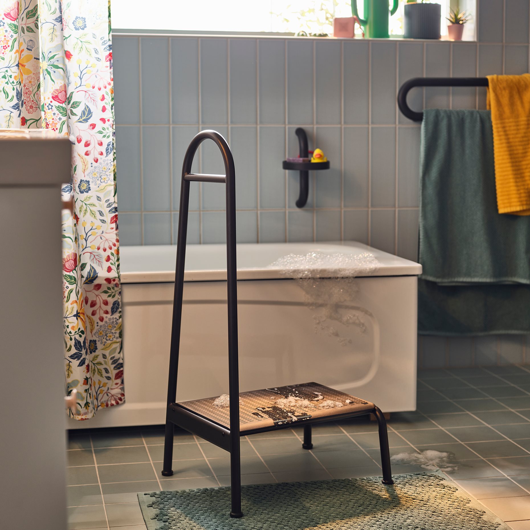 BÄSINGEN, σκαμπό/σκαλοπάτι με χειρολαβή, 505.957.48