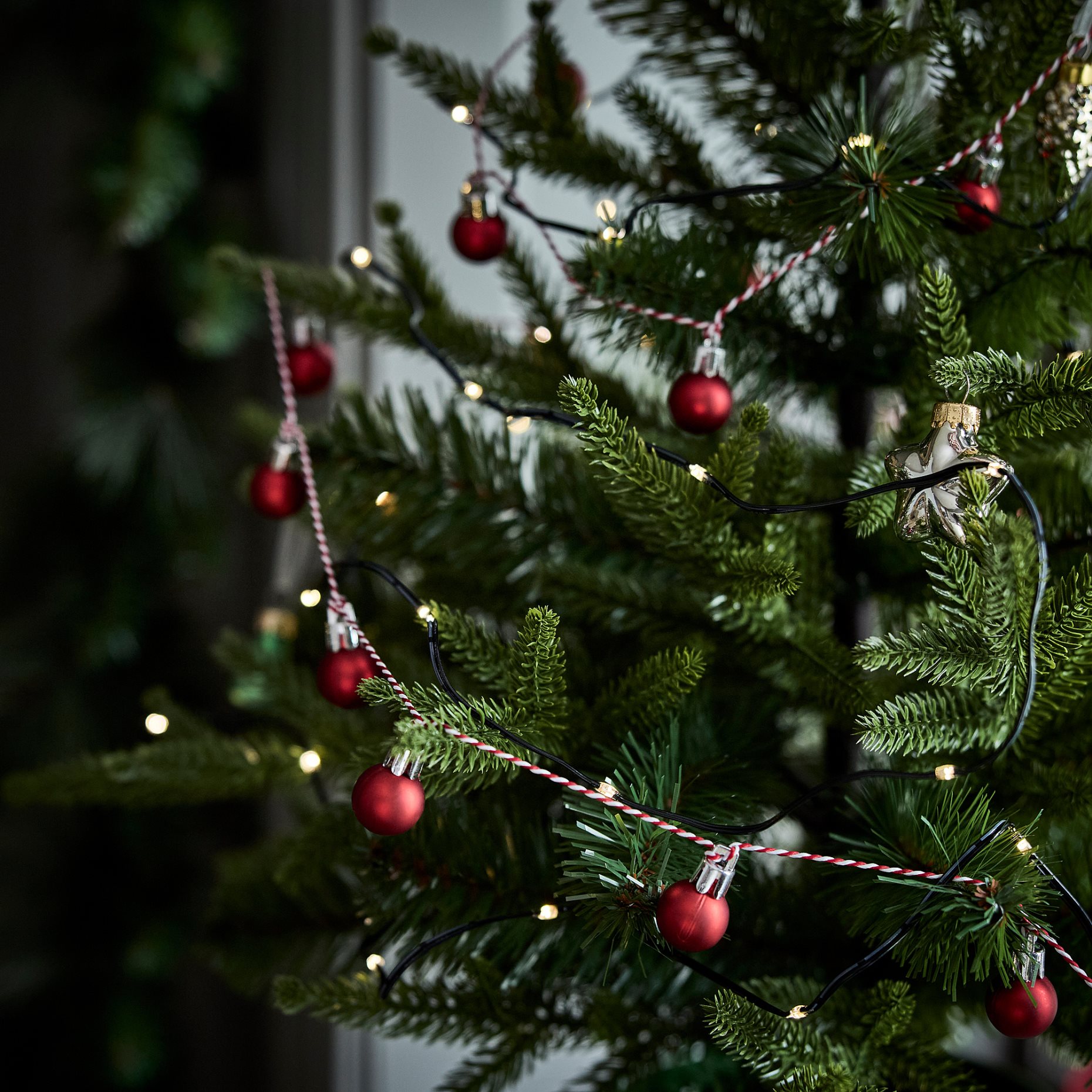 STRÅLA, γιρλάντα με ενσωματωμένο φωτισμό LED/40 λαμπτήρες/λειτουργία με μπαταρία, εξωτερικού χώρου, 505.990.77