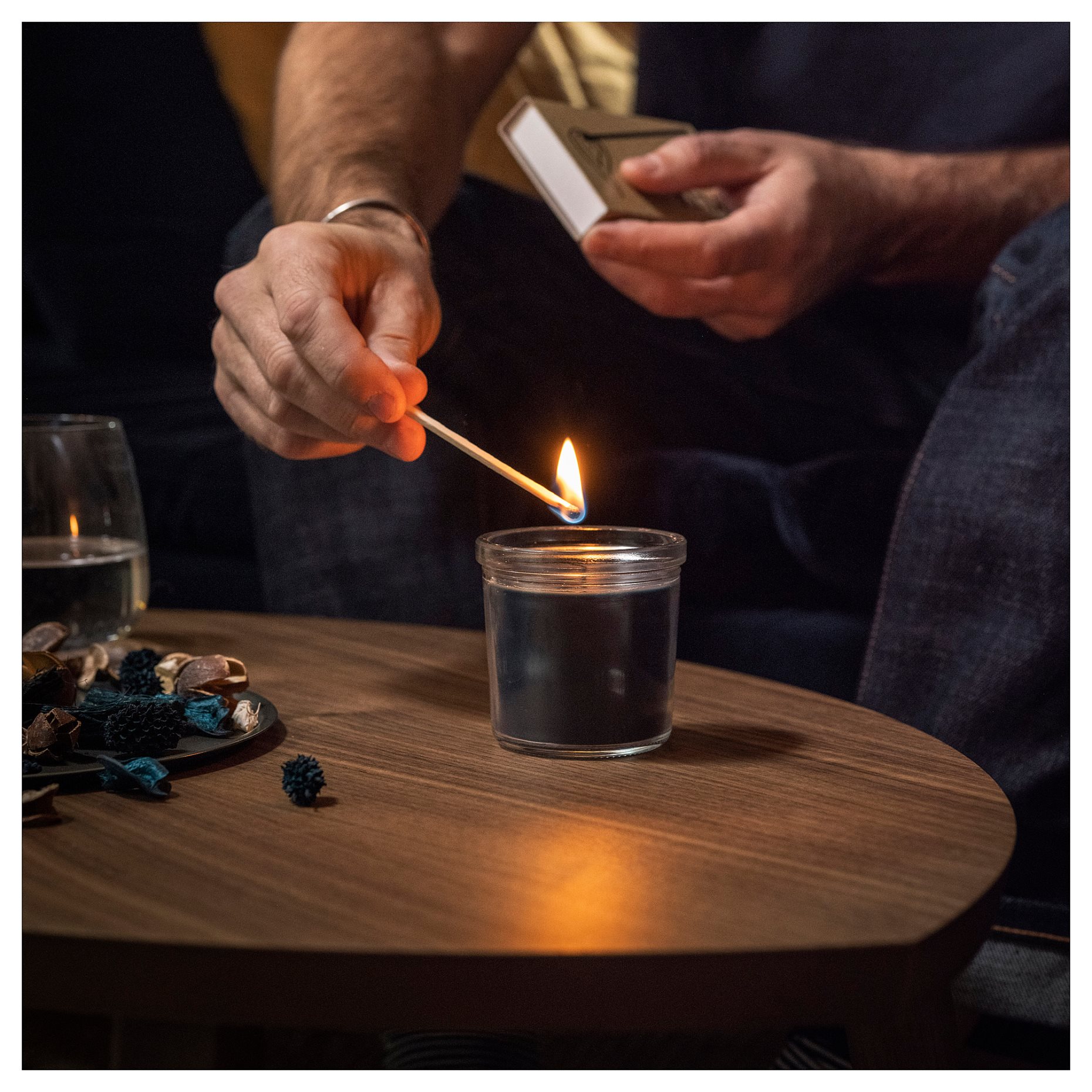 FRUKTSKOG, scented candle in glass/Vetiver & geranium, 20 hr, 805.558.35
