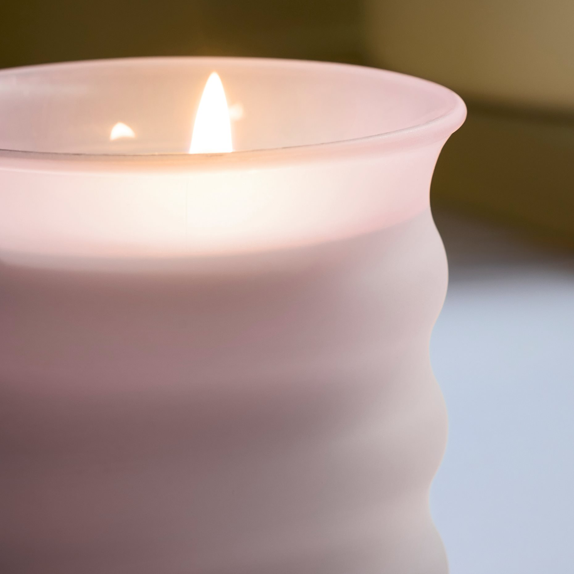 JUVELTRAST, scented candle in glass/Red berries, 50 hr, 806.276.63