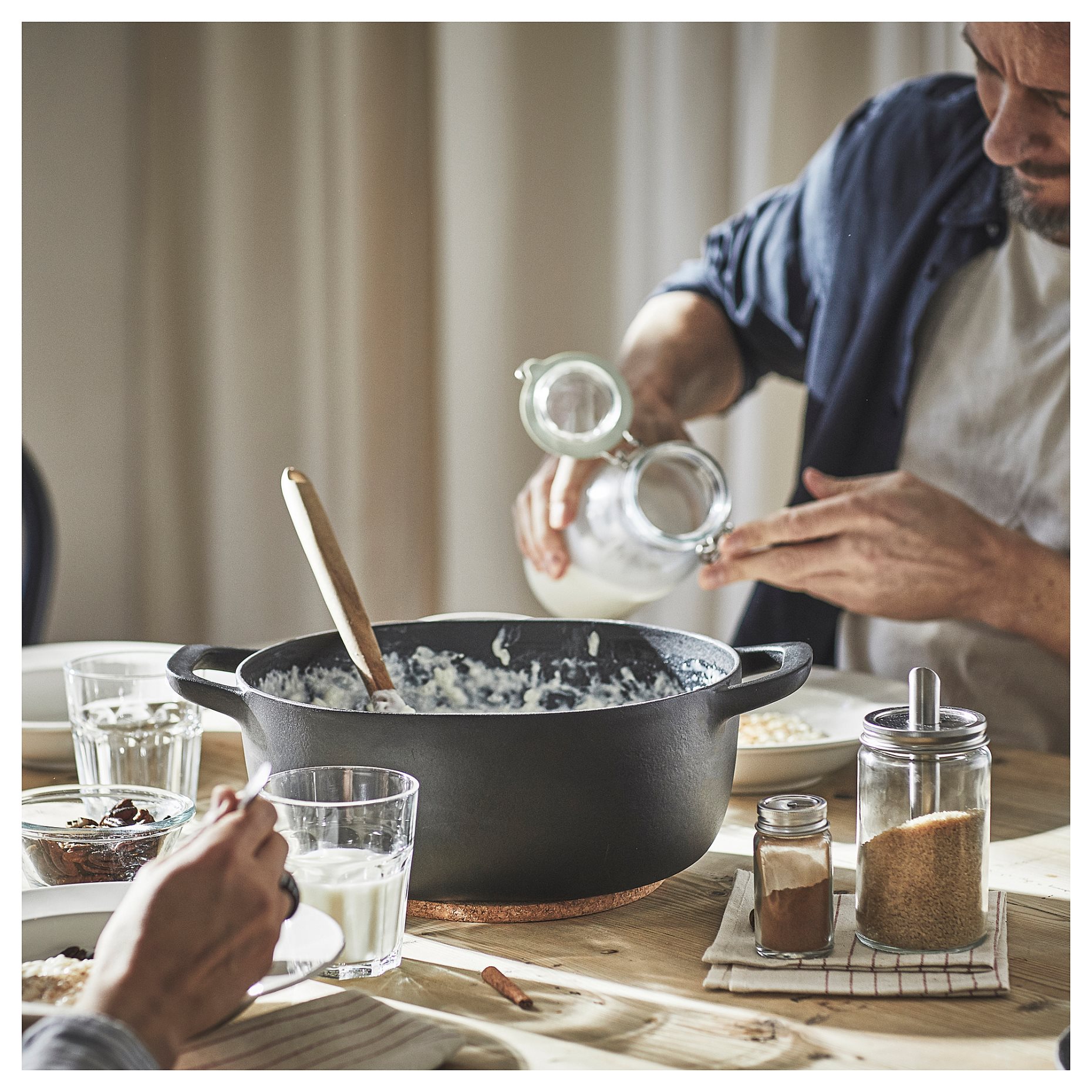 VARDAGEN, casserole with lid/enamelled cast iron matt, 5 l, 905.606.76