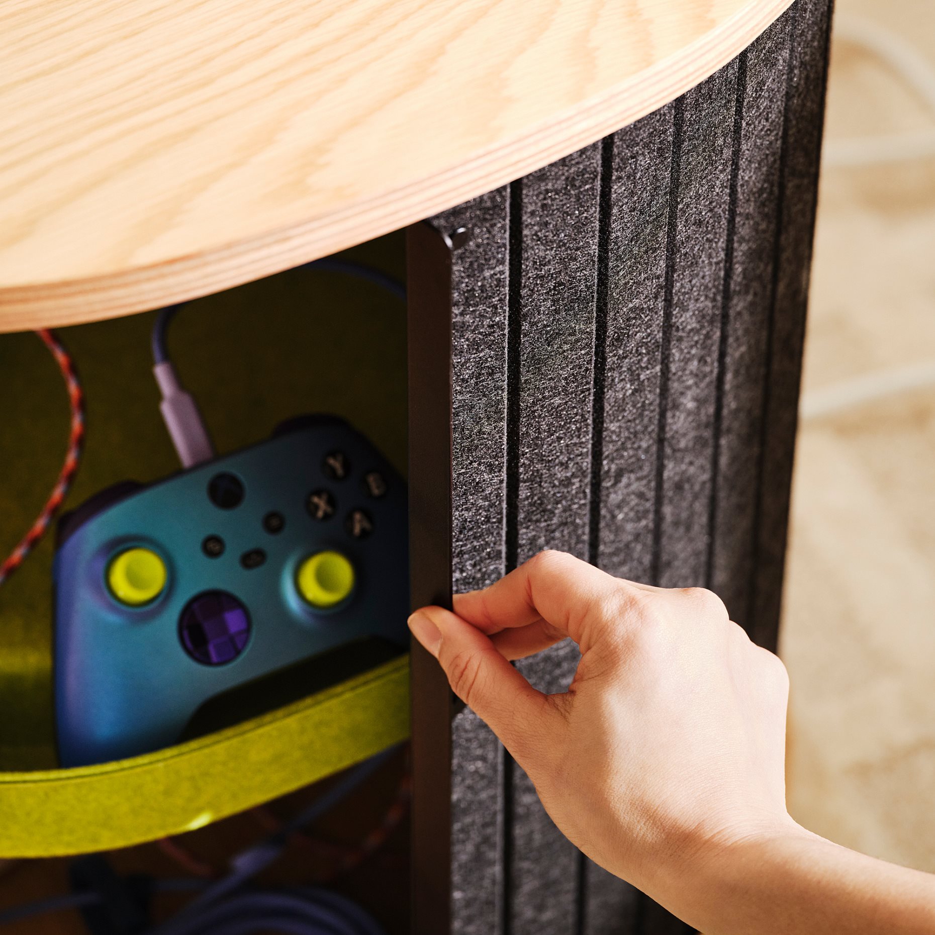 YXSTABY, gaming side table on castors, 906.200.05