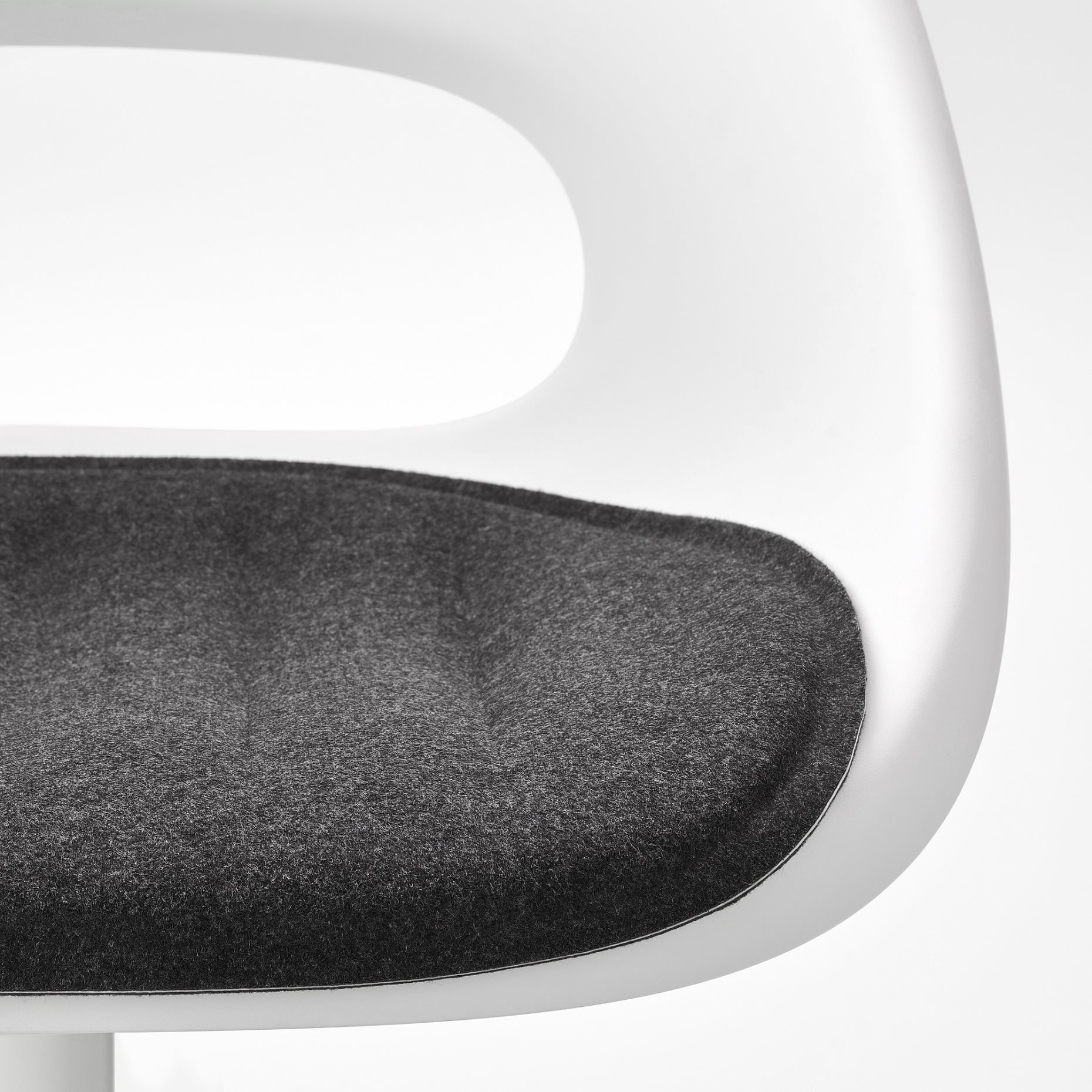 LOBERGET/MALSKAR, swivel chair with pad, 994.454.51