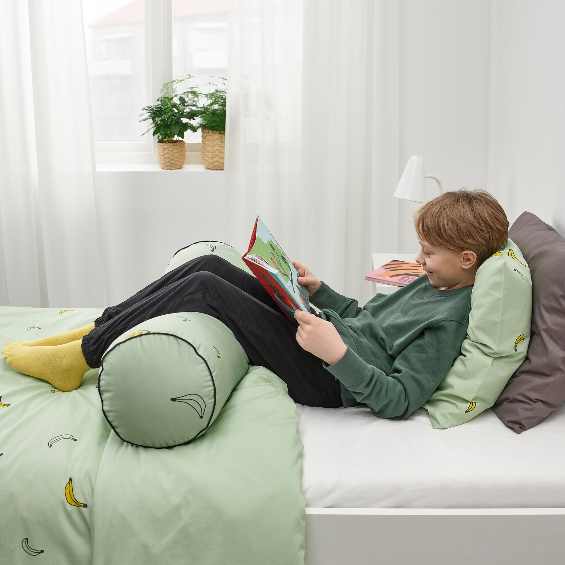 VÄNKRETS, cushion, 80 cm, 004.914.04
