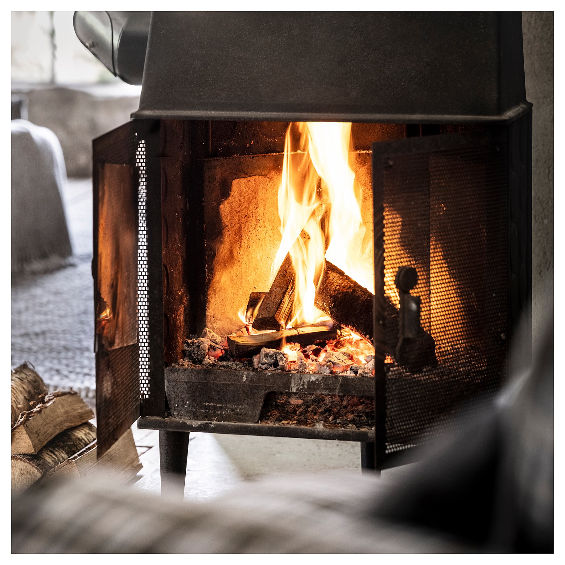 ENSTAKA, αρωματικό κερί σε ποτήρι/Καμένο ξύλο, 20 ώρες, 005.023.65