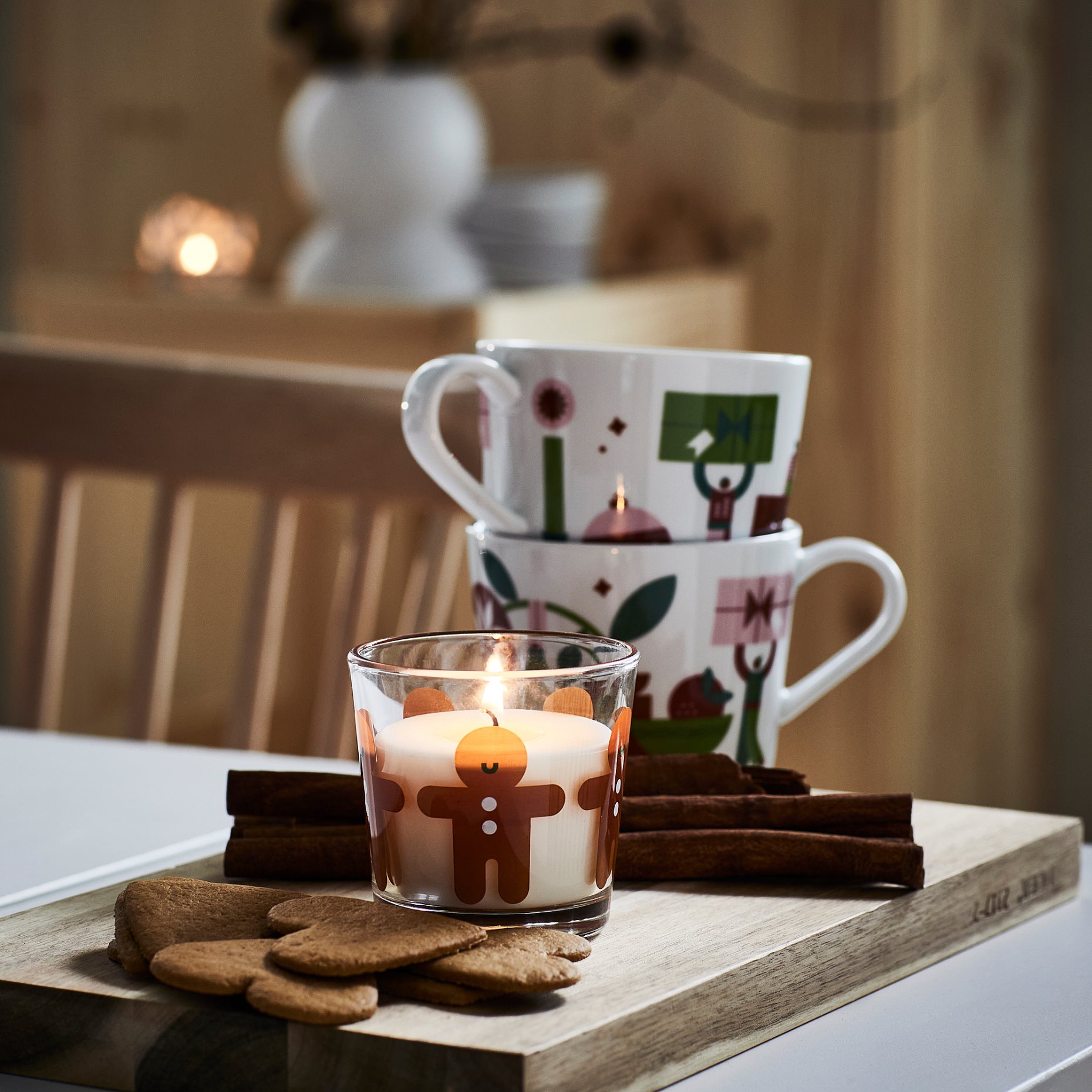 VINTERFINT, scented candle in glass/gingerbread cookies, 25 hr, 005.999.56