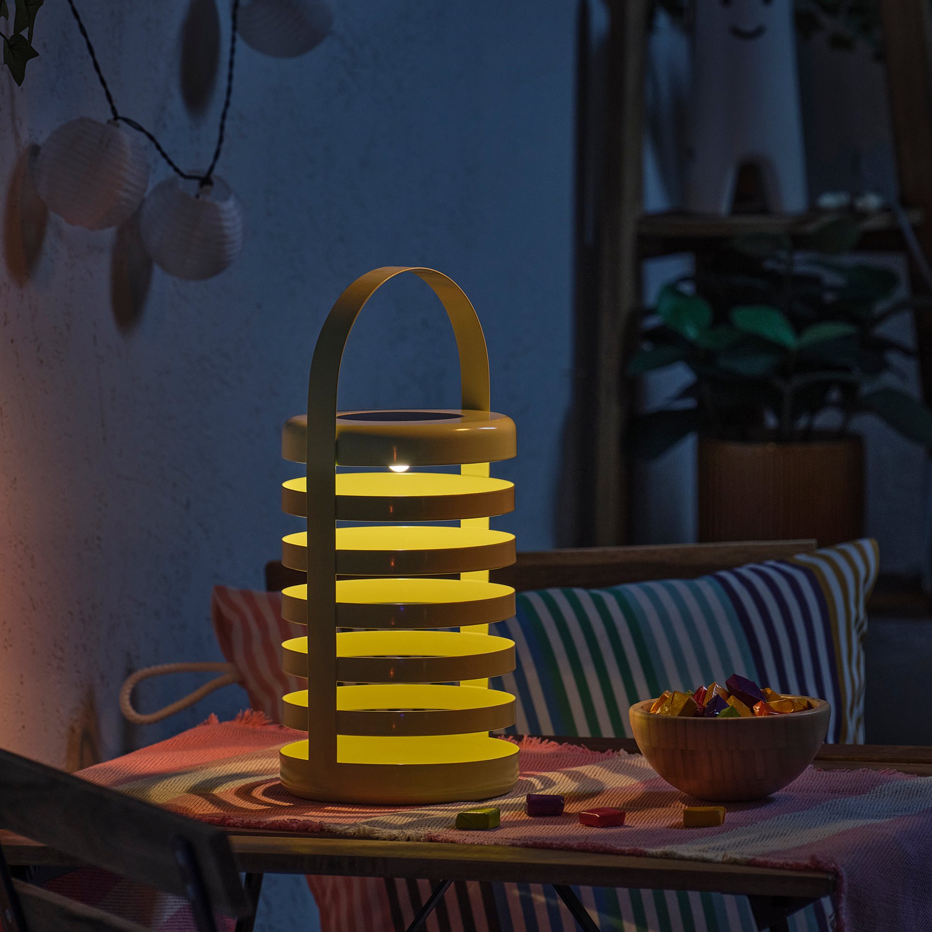 SOLVINDEN, solar-powered decorative table lamp with built-in LED light source, 006.193.70