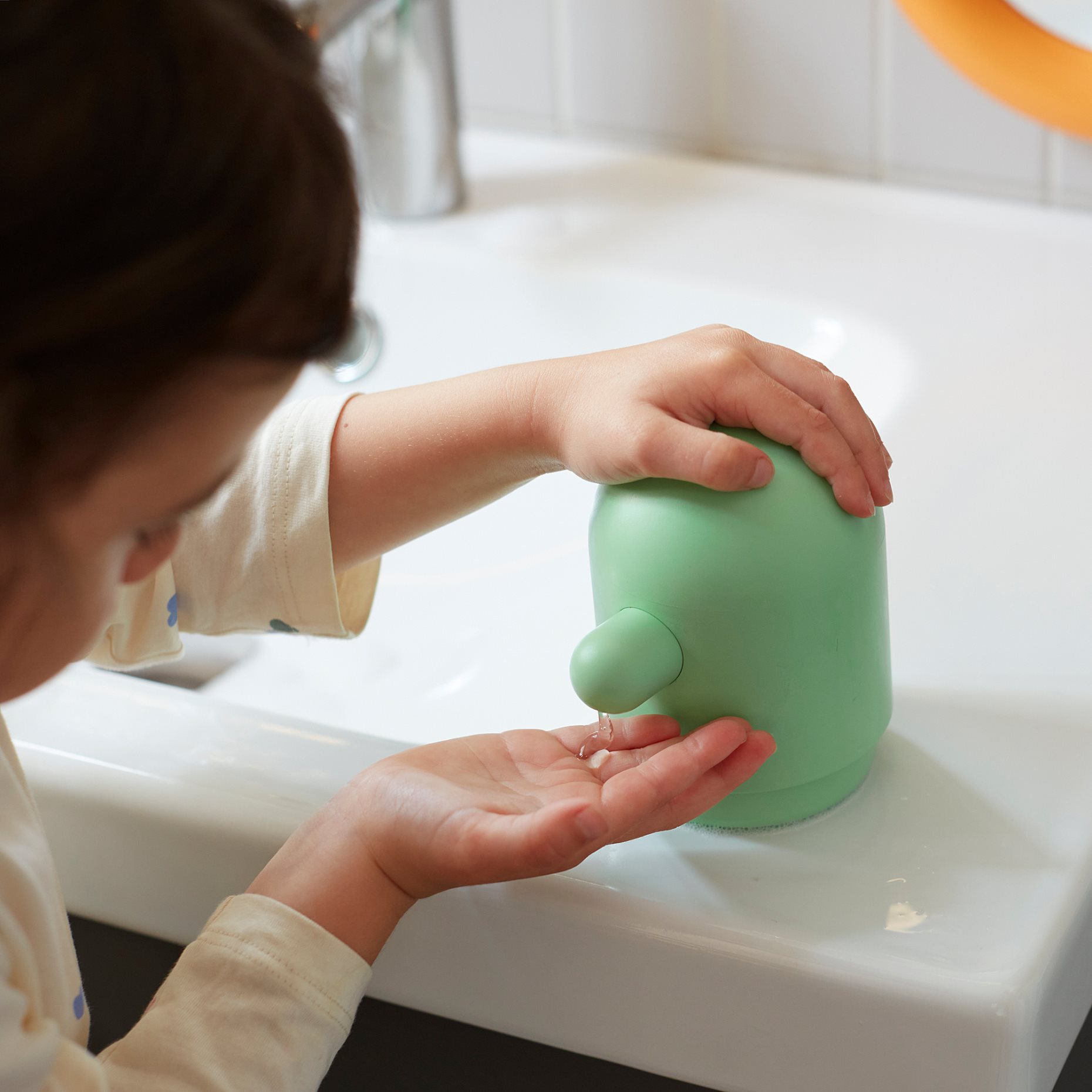 HUMLESJÖN, soap dispenser, 106.009.64
