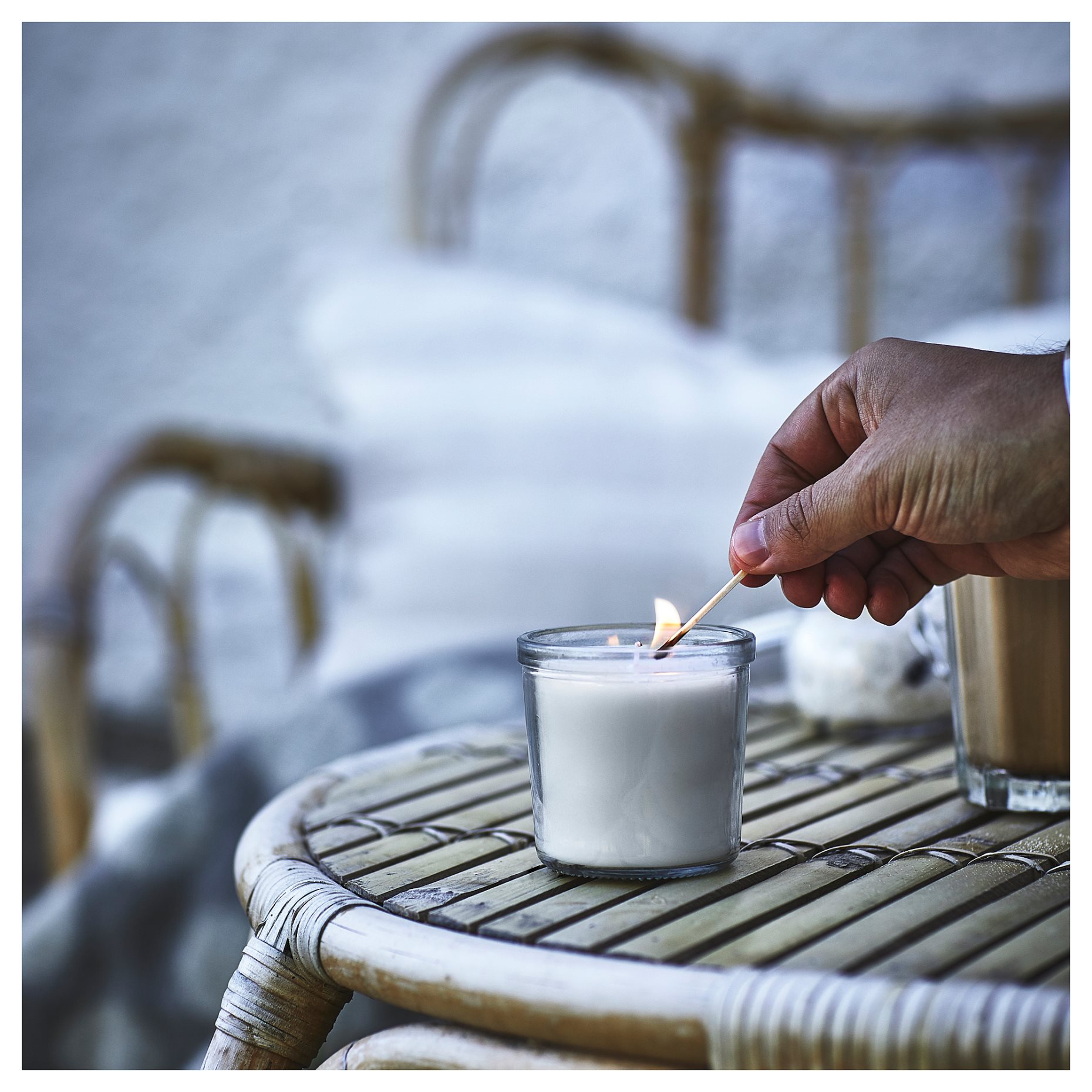 JÄMLIK, αρωματικό κερί σε ποτήρι/βανίλια, 20 ώρες, 205.021.09