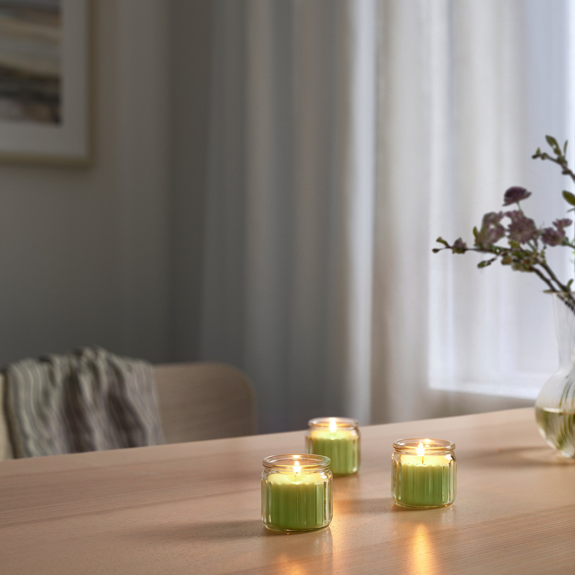 LOVSKOGSLUND, scented candle in glass/apple, 12 hr, 305.941.51