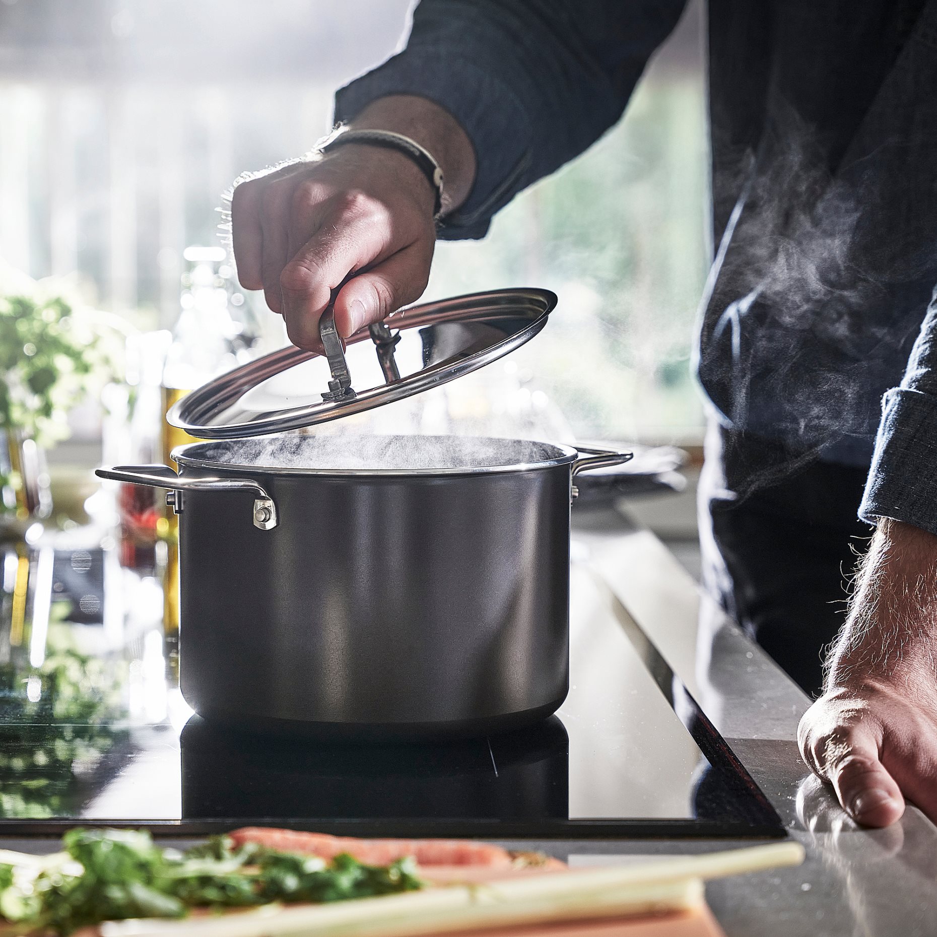 GULDÖRING, pot with lid and non-stick coating, 5 l, 506.094.58