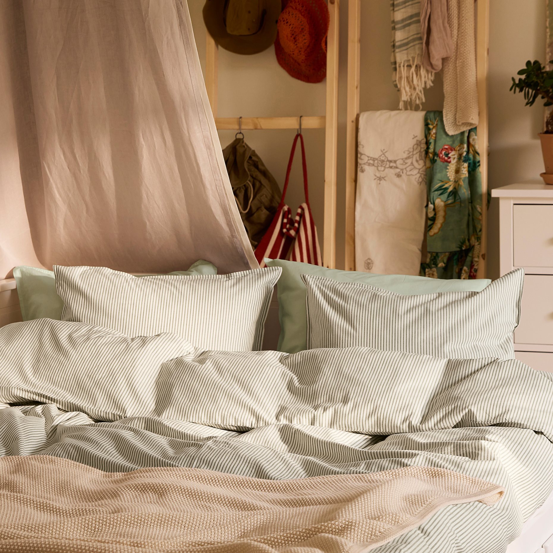 SOLFIBBLA, duvet cover and 2 pillowcases, 240x220/50x60 cm, 506.112.77