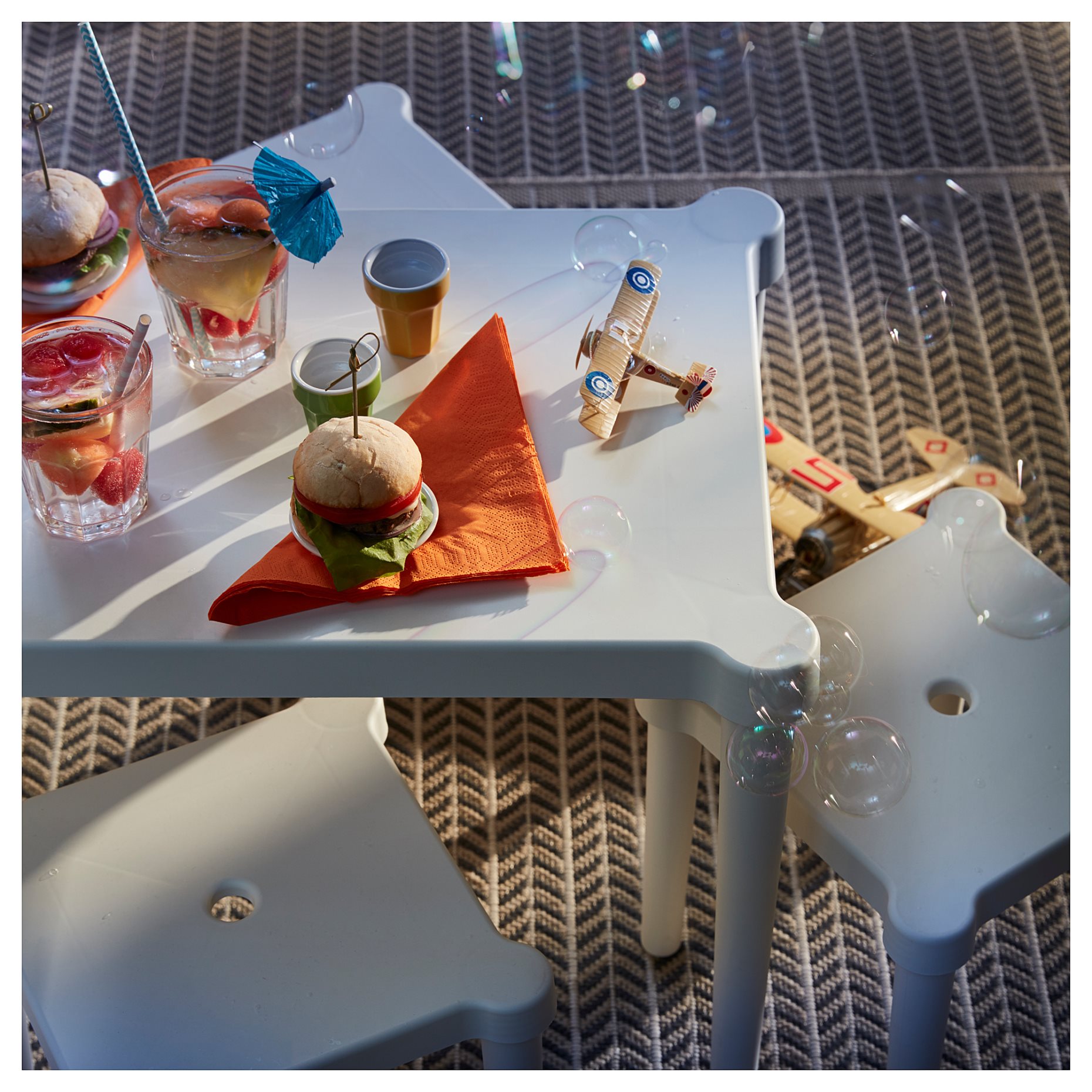UTTER, children`s table, 603.577.37