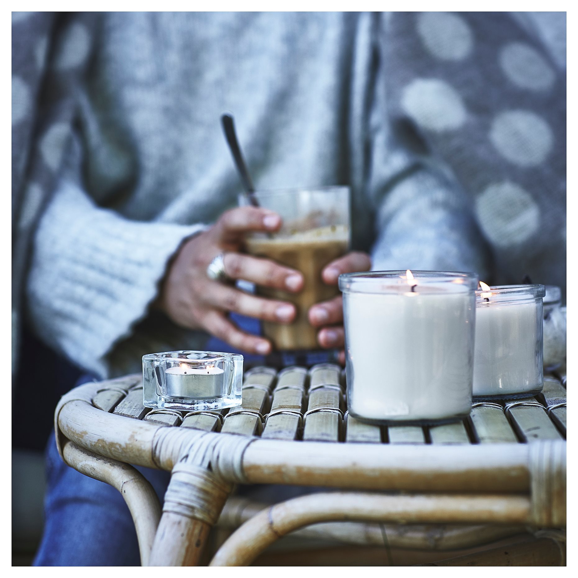 JÄMLIK, αρωματικό κερί σε ποτήρι/βανίλια, 40 ώρες, 705.021.78