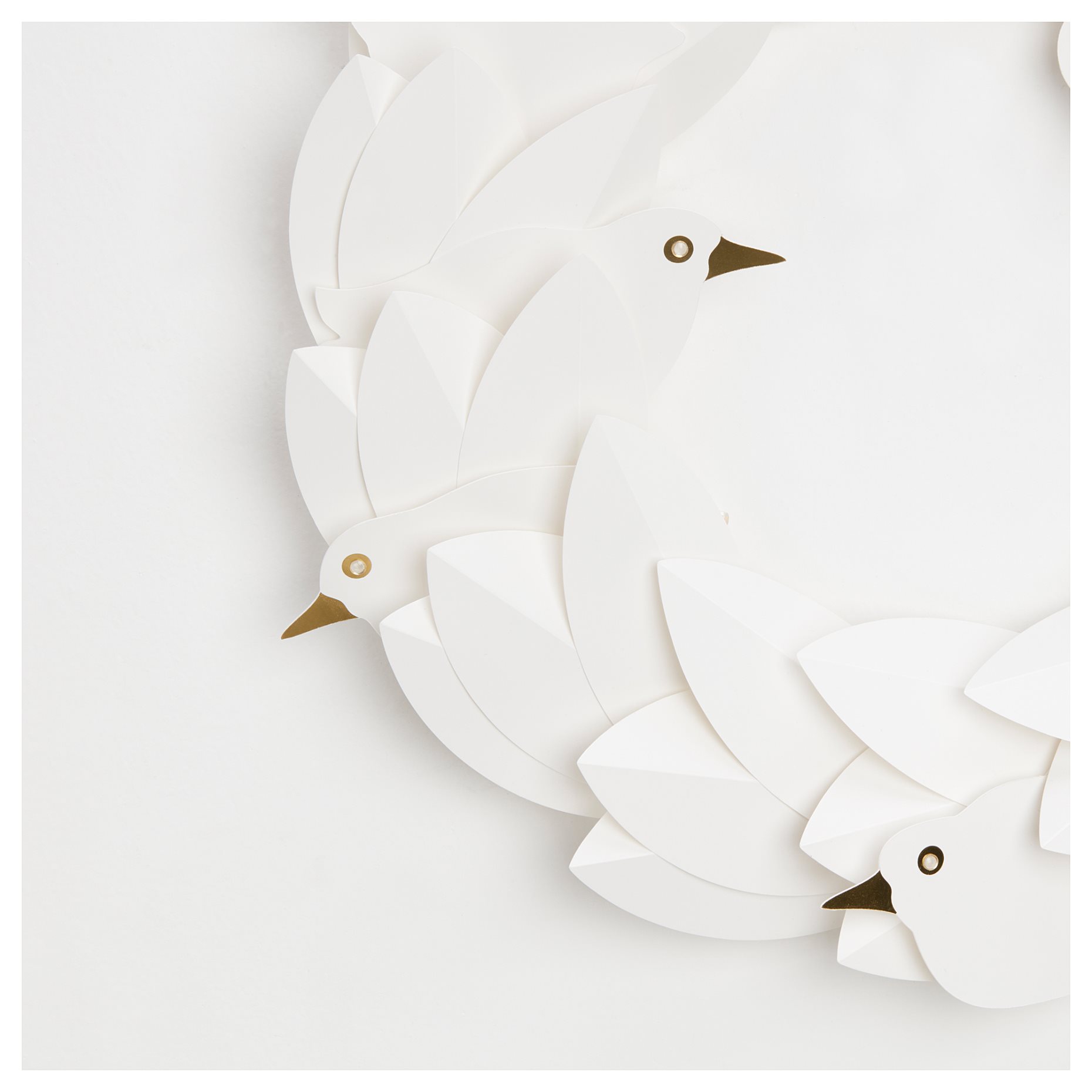 STRÅLA, wreath with built in LED light source/battery-operated, doves, 706.005.36