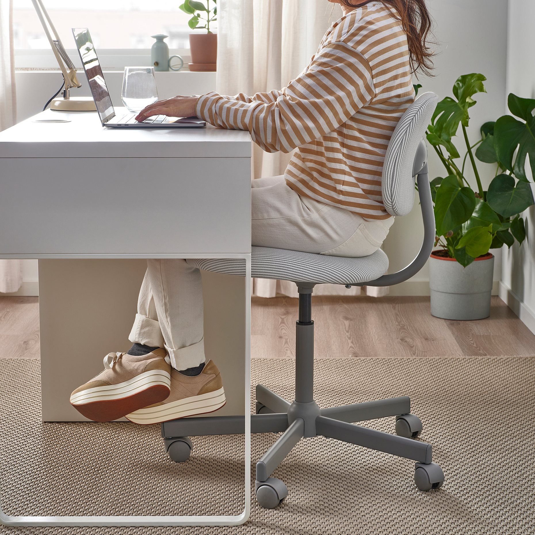BLECKBERGET, swivel chair, 805.732.69