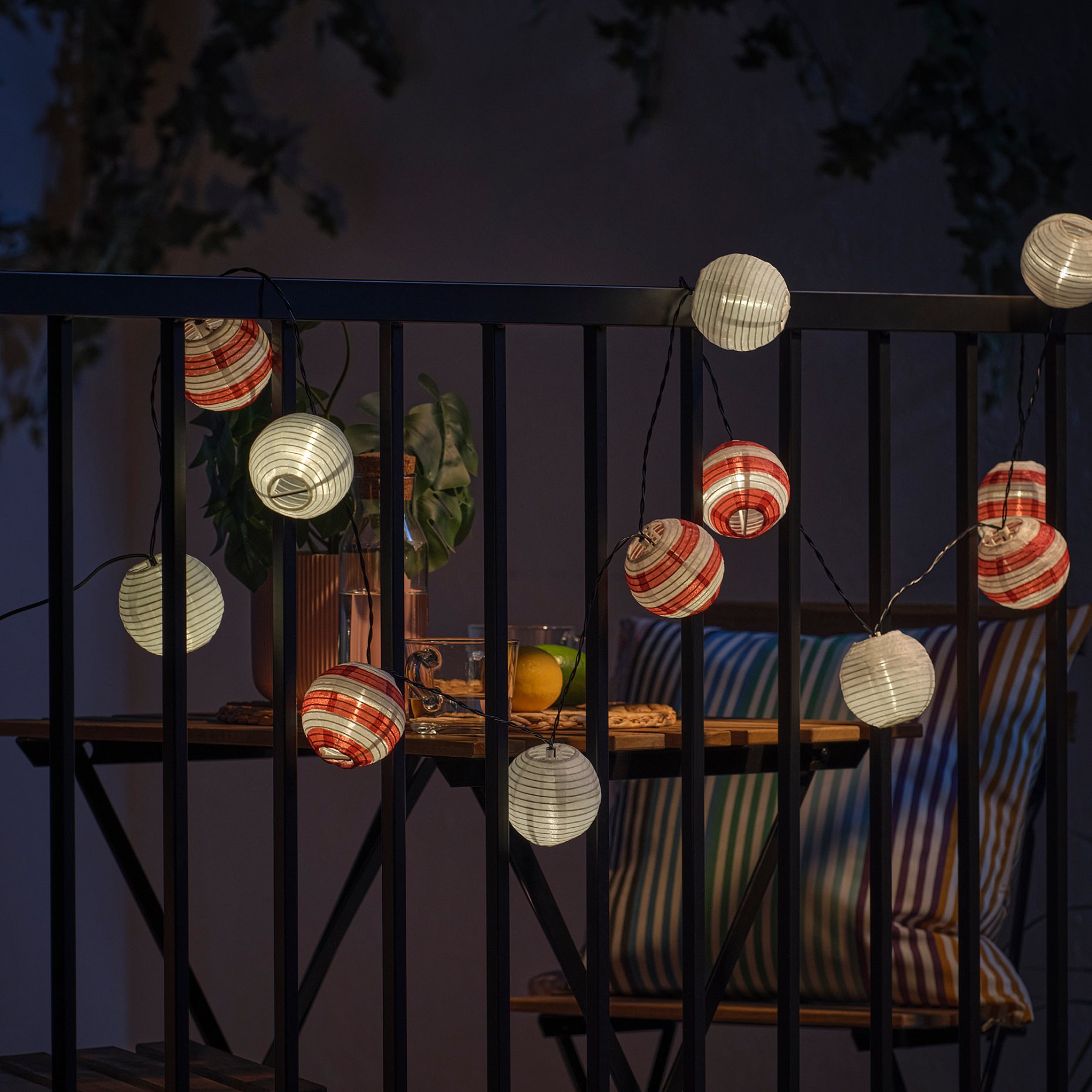 SOLVINDEN, solar-powered lighting chain with built-in LED light source/12 lights, 806.151.70