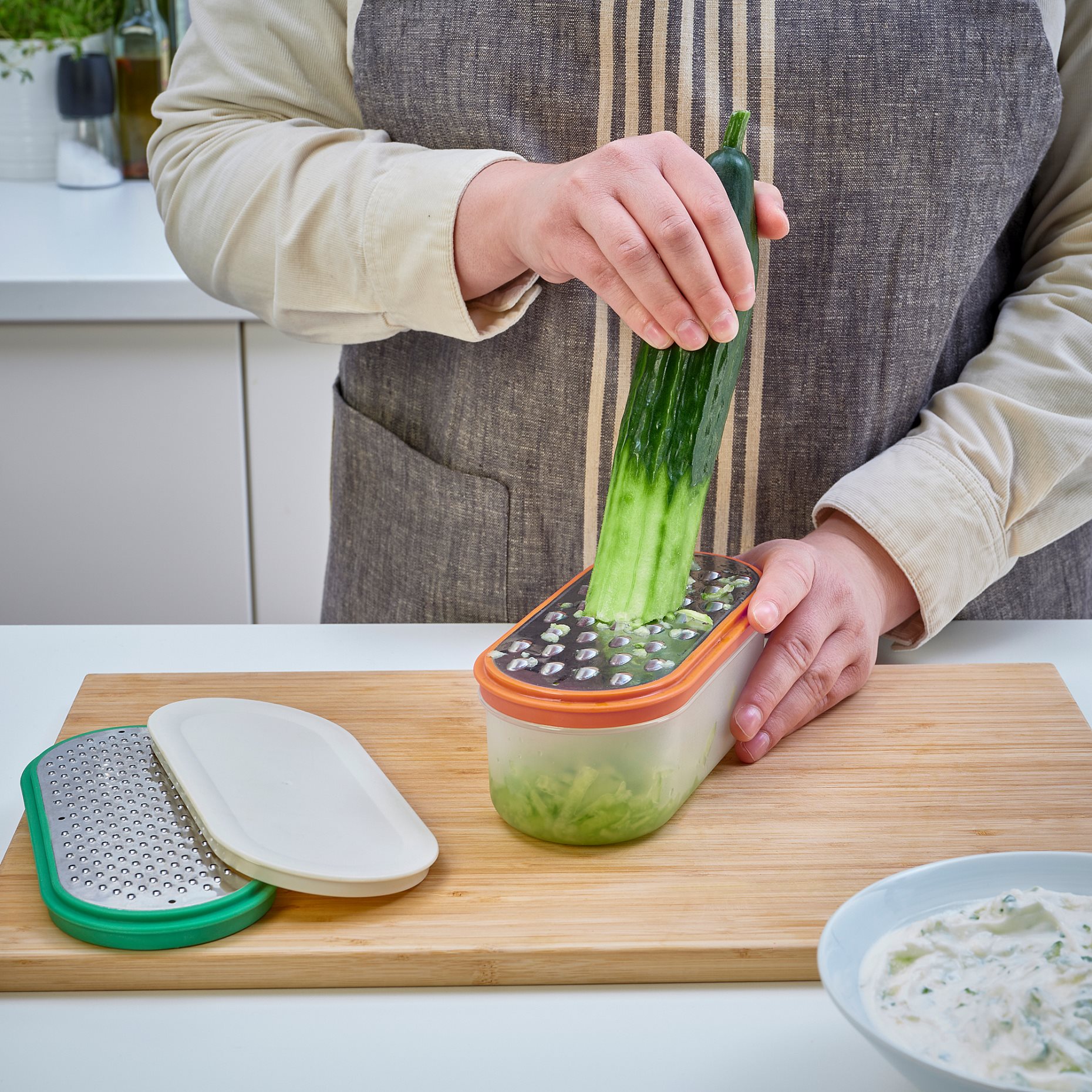 UPPFYLLD, grater with container, set of 4, 905.293.89