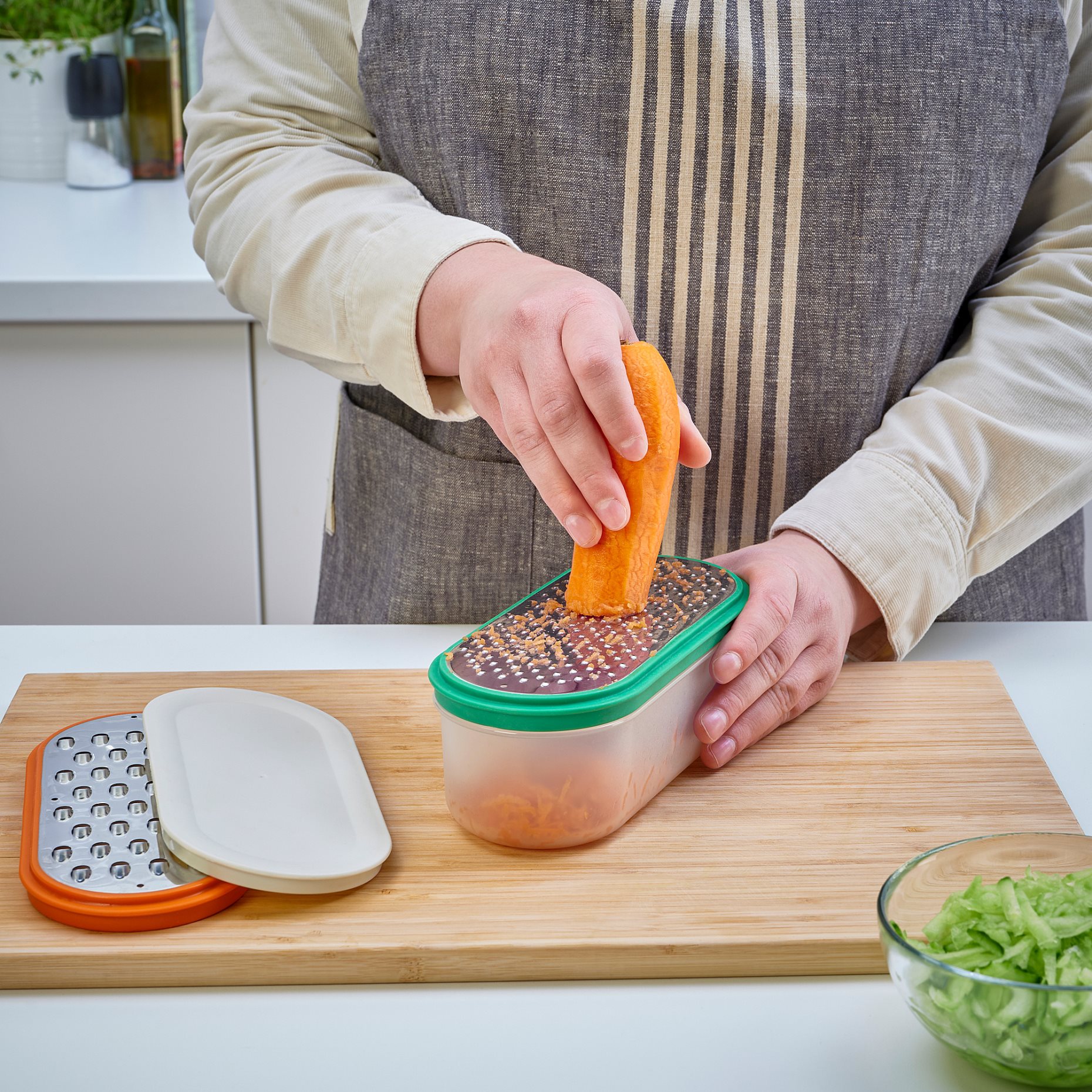 UPPFYLLD, grater with container, set of 4, 905.293.89