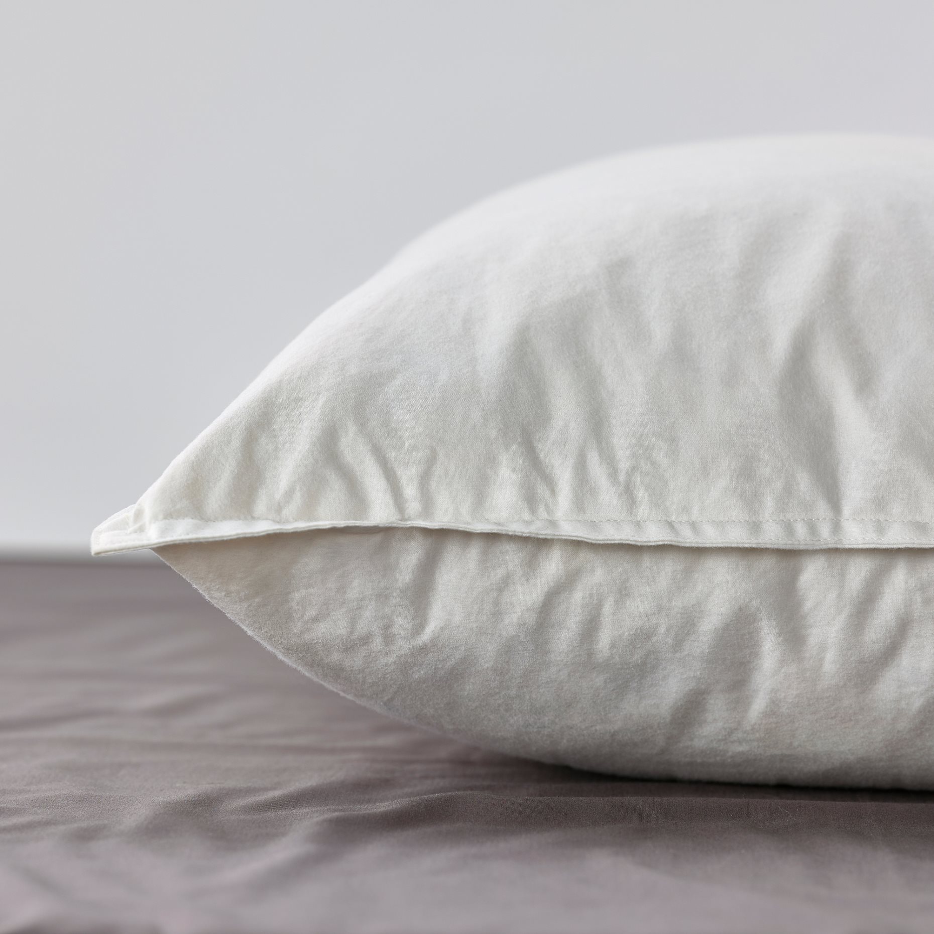 LUNDTRAV, pillow, high, side/back sleeper, 004.602.52