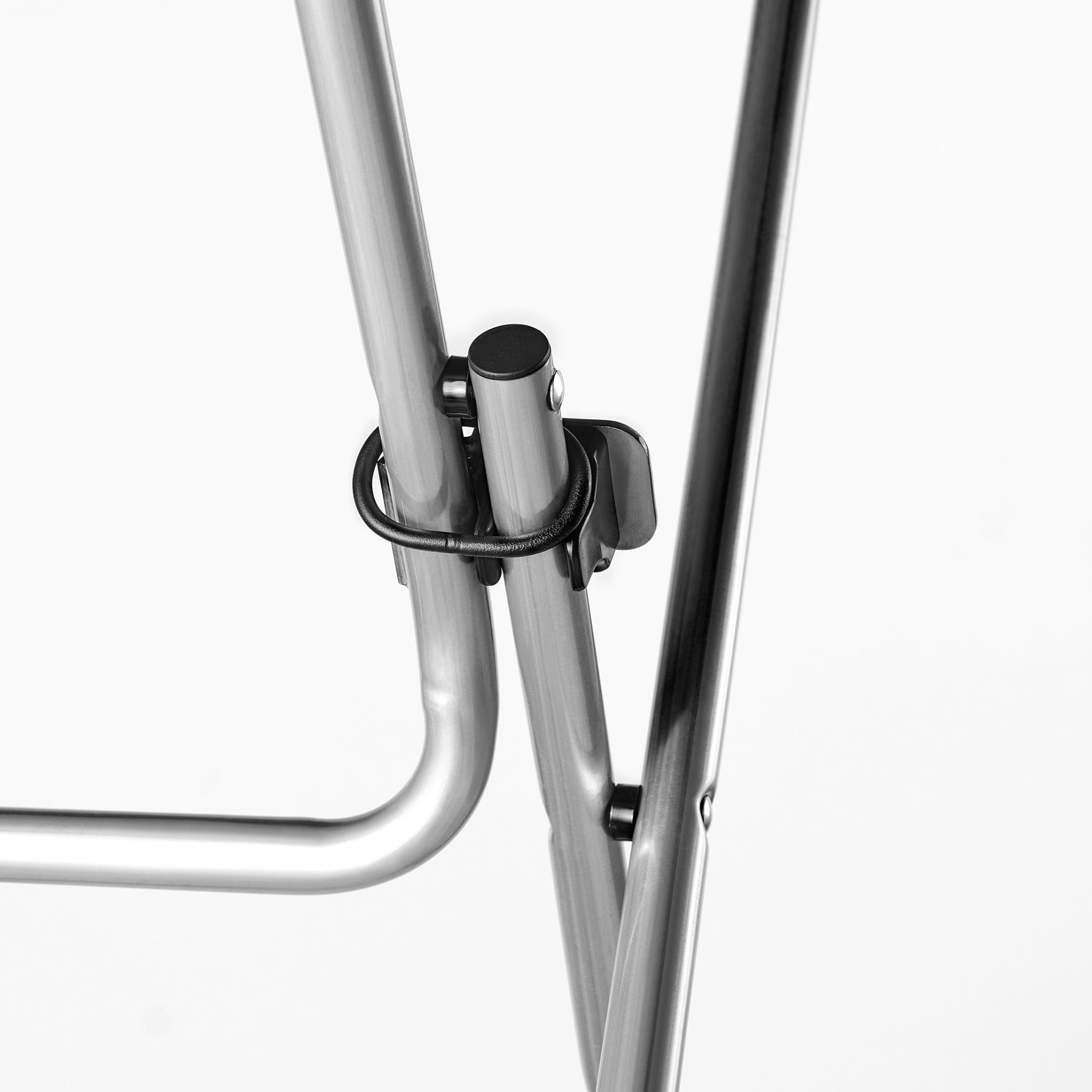 GUNDE, folding table, 67x67 cm, 005.468.97