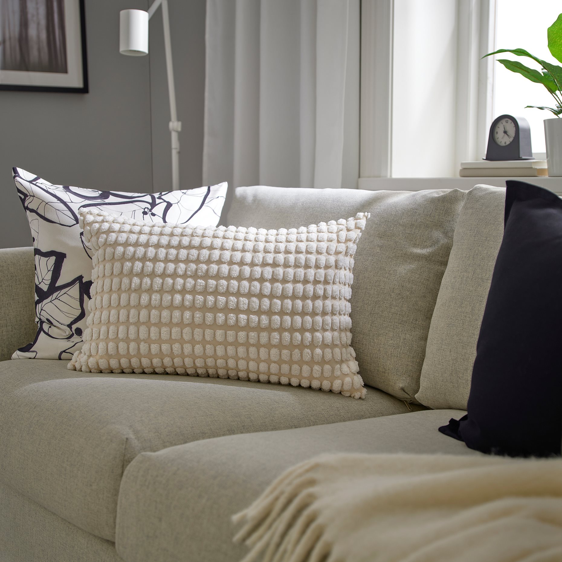 SVARTPOPPEL, cushion cover, 40x58 cm, 006.264.03