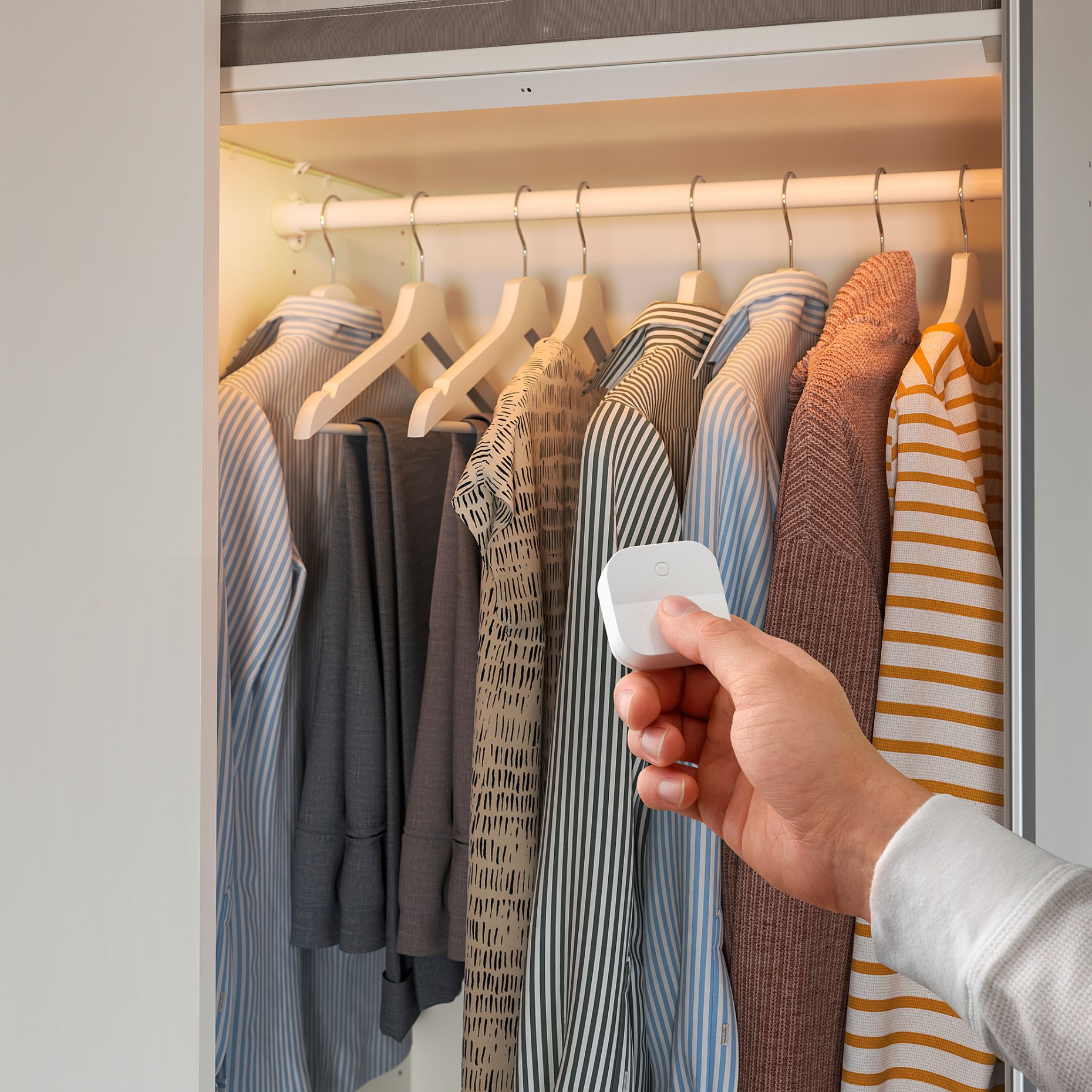 ÖVERSIDAN, wardrobe strip with built-in LED light source and sensor dimmable, 71 cm, 404.749.02