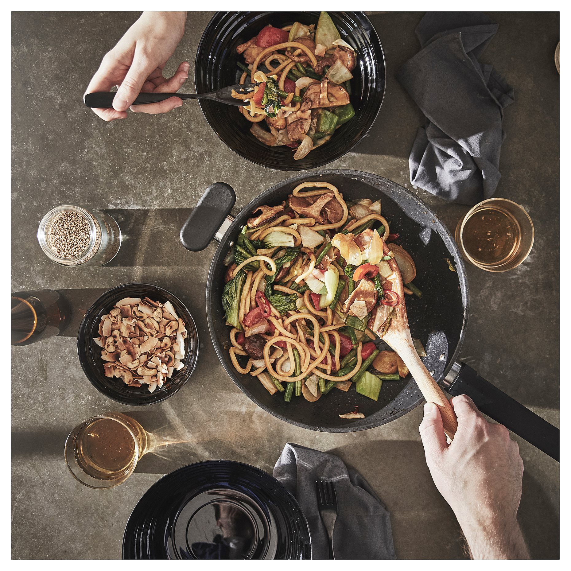 MIDDAGSMAT, wok/non-stick coating, 28 cm, 504.636.96