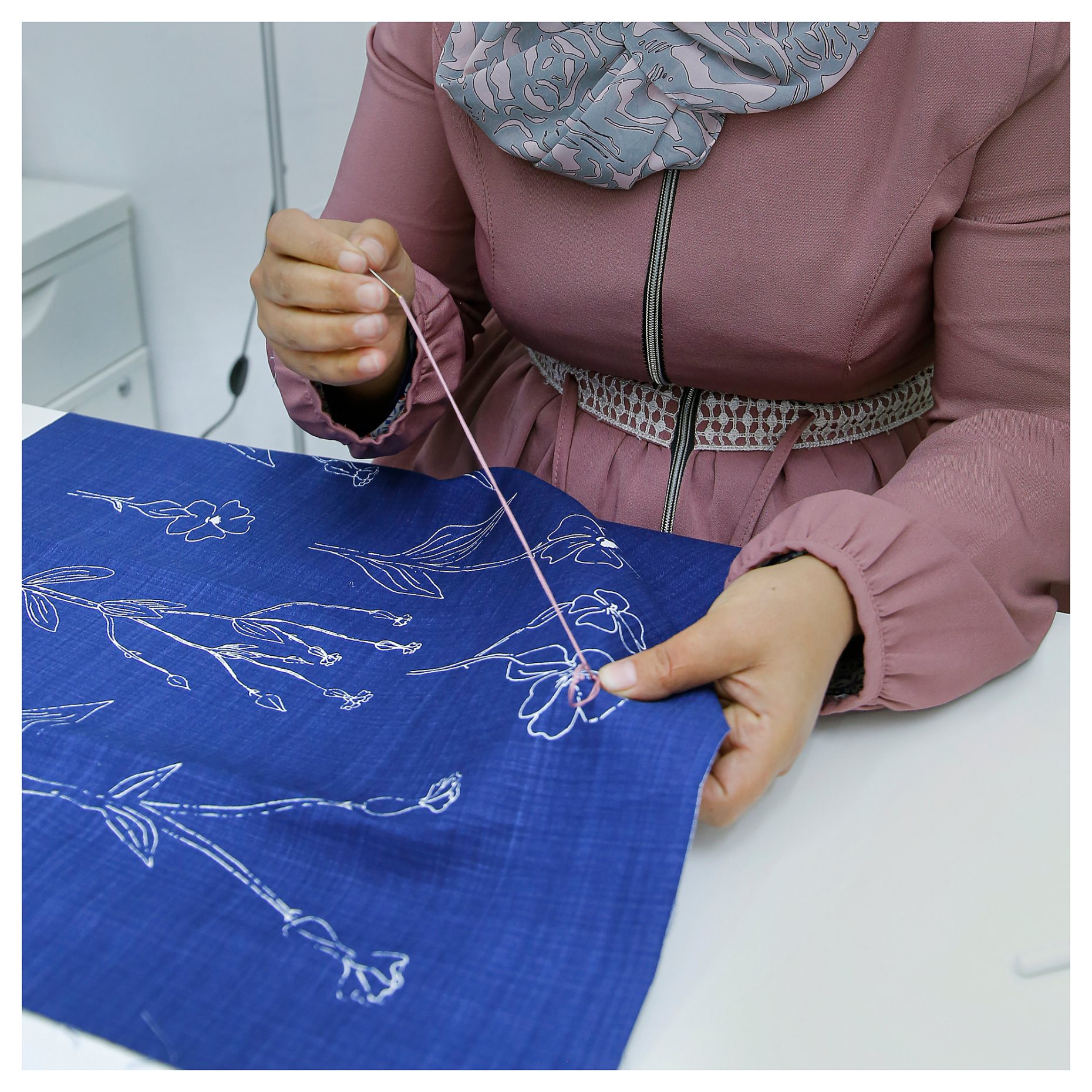 AKERNEJLIKA, cushion cover/ embroidery, 50x50 cm, 605.566.33