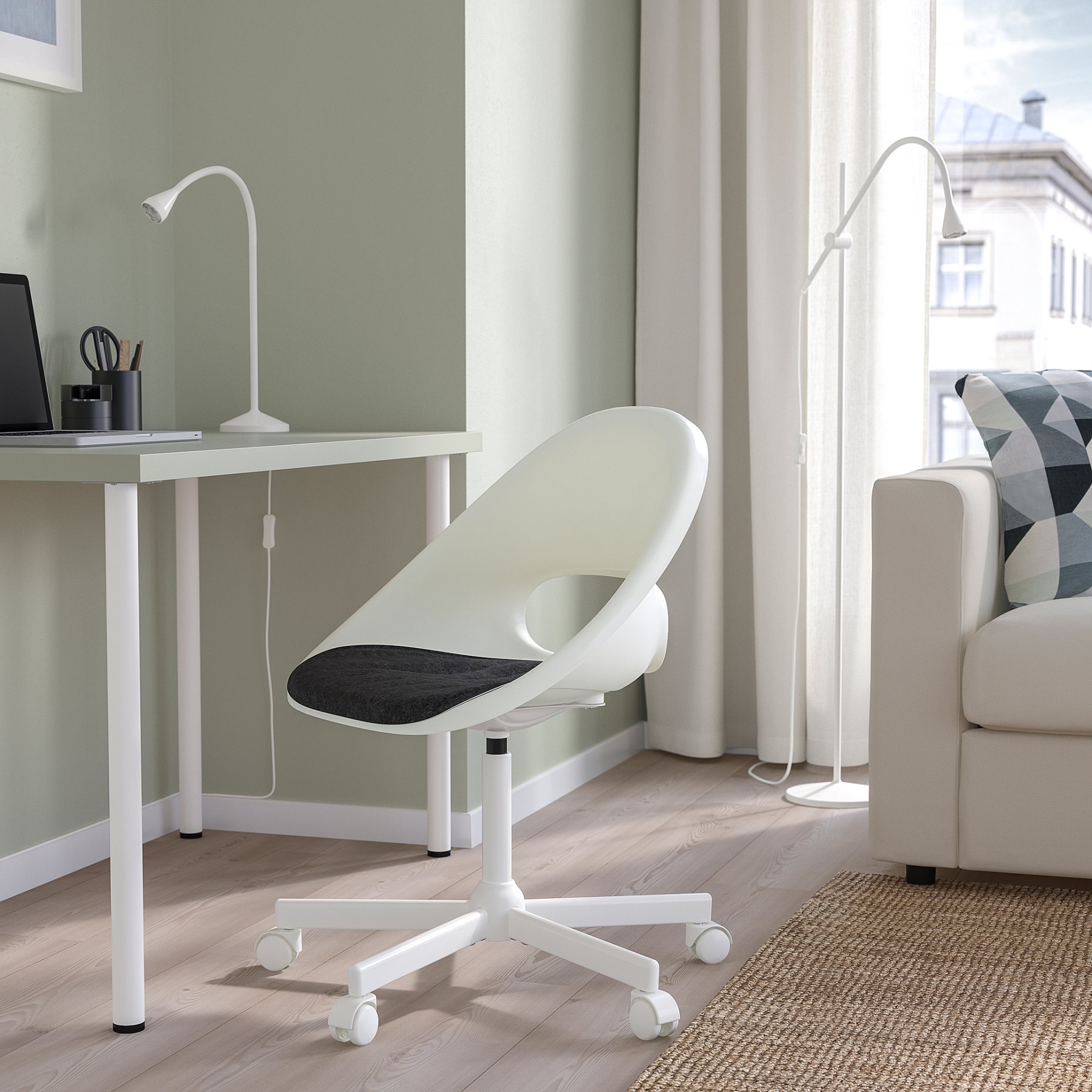 LOBERGET/MALSKAR, swivel chair with pad, 994.454.51