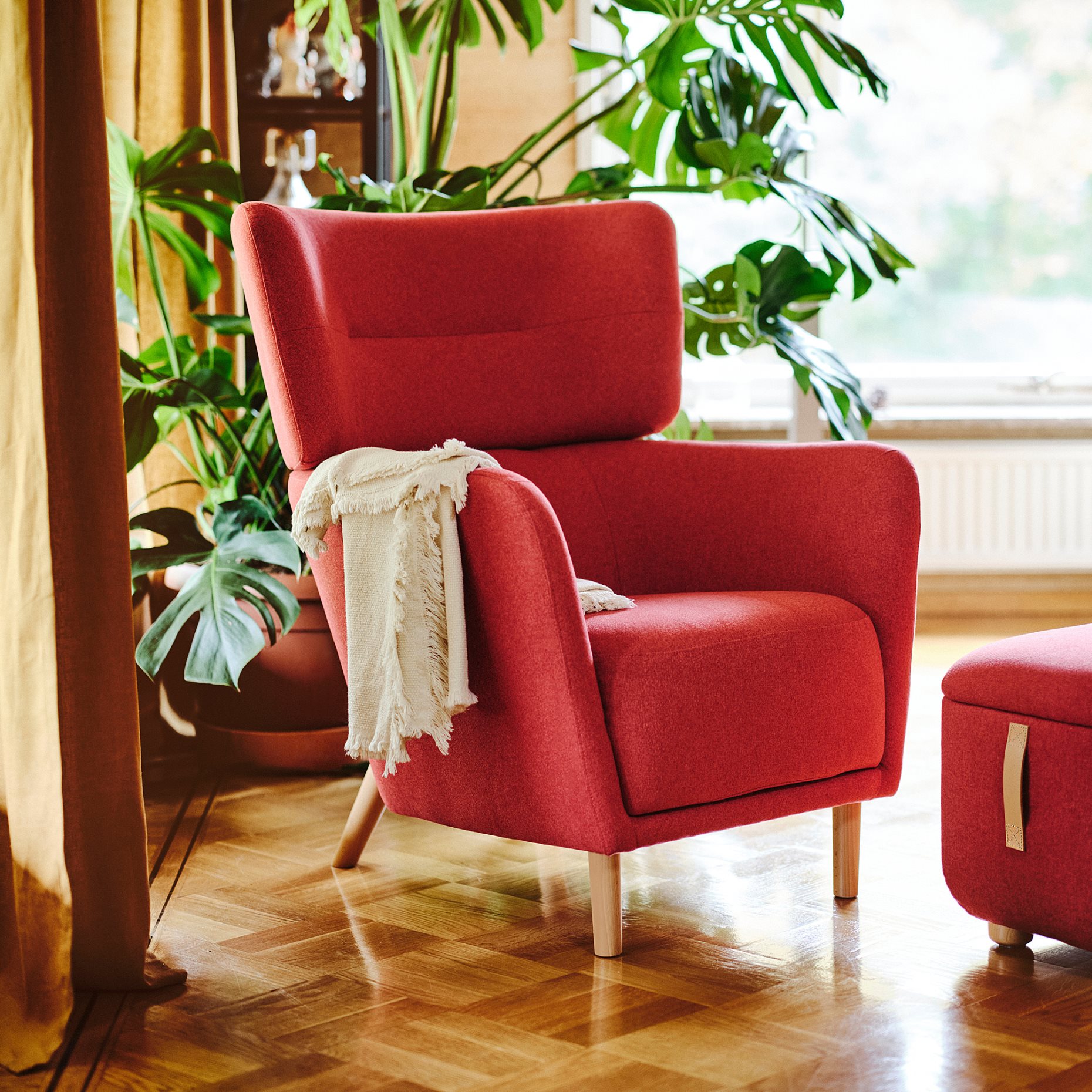 OSKARSHAMN, wing chair with footstool, 994.853.38