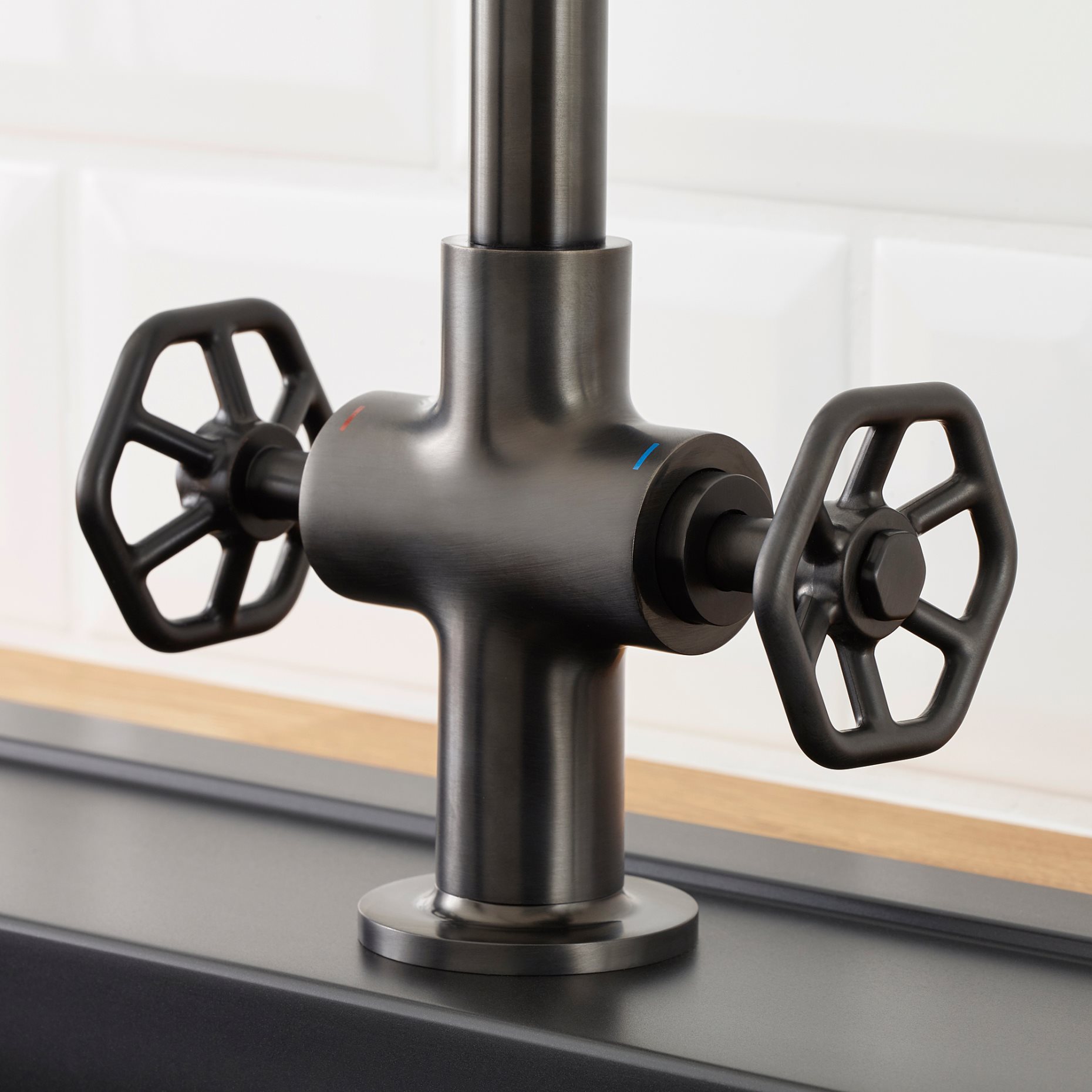 GAMLESJÖN, dual-control kitchen mixer tap, 203.416.73