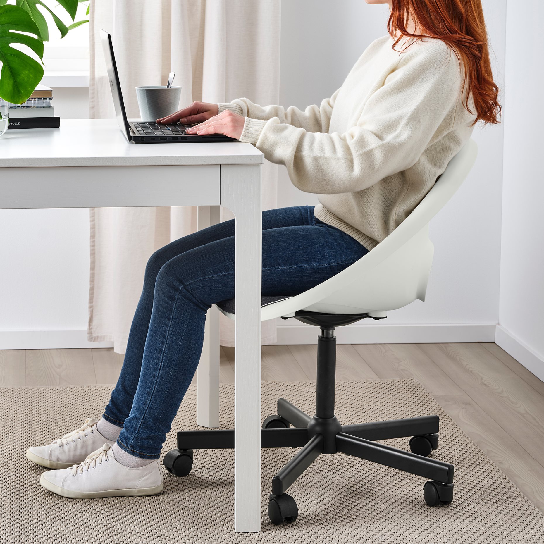 LOBERGET/MALSKAR, swivel chair with pad, 693.319.36