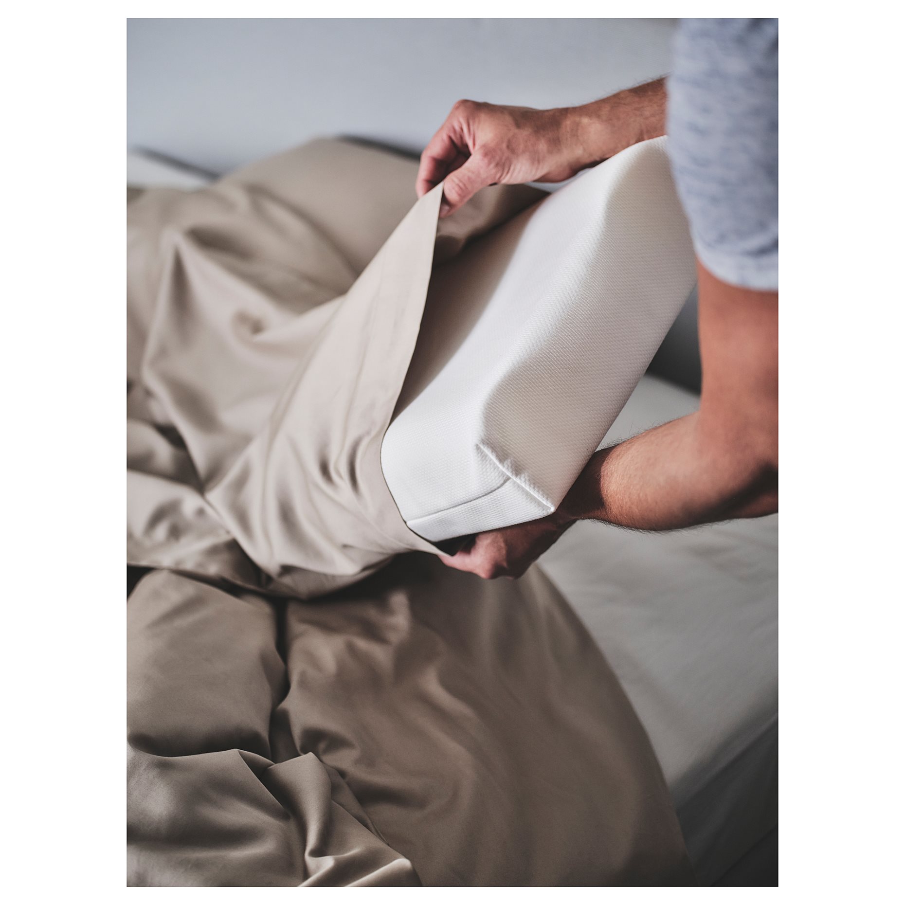 PAPEGOJBUSKE, ergonomic pillow side/back sleeper, 33x45 cm, 005.528.45