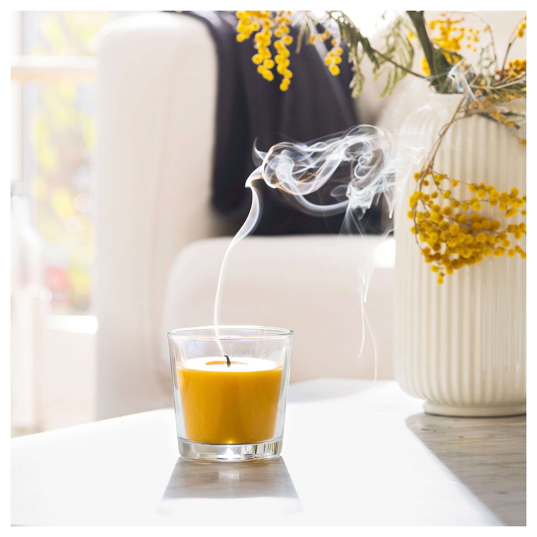 SVARTOXBÄR, scented candle in glass/mimosa, 25 hr, 005.826.68