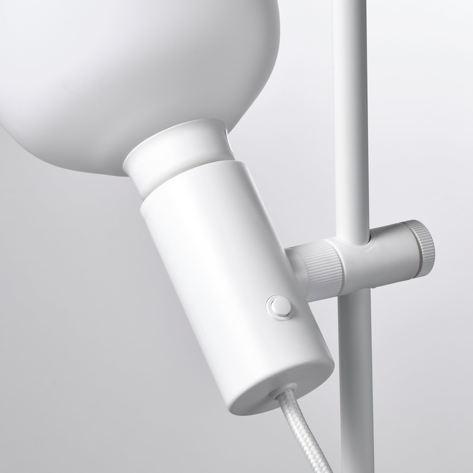 HARSLINGATRADFRI, floor lamp with light bulb/smart, 195.016.67