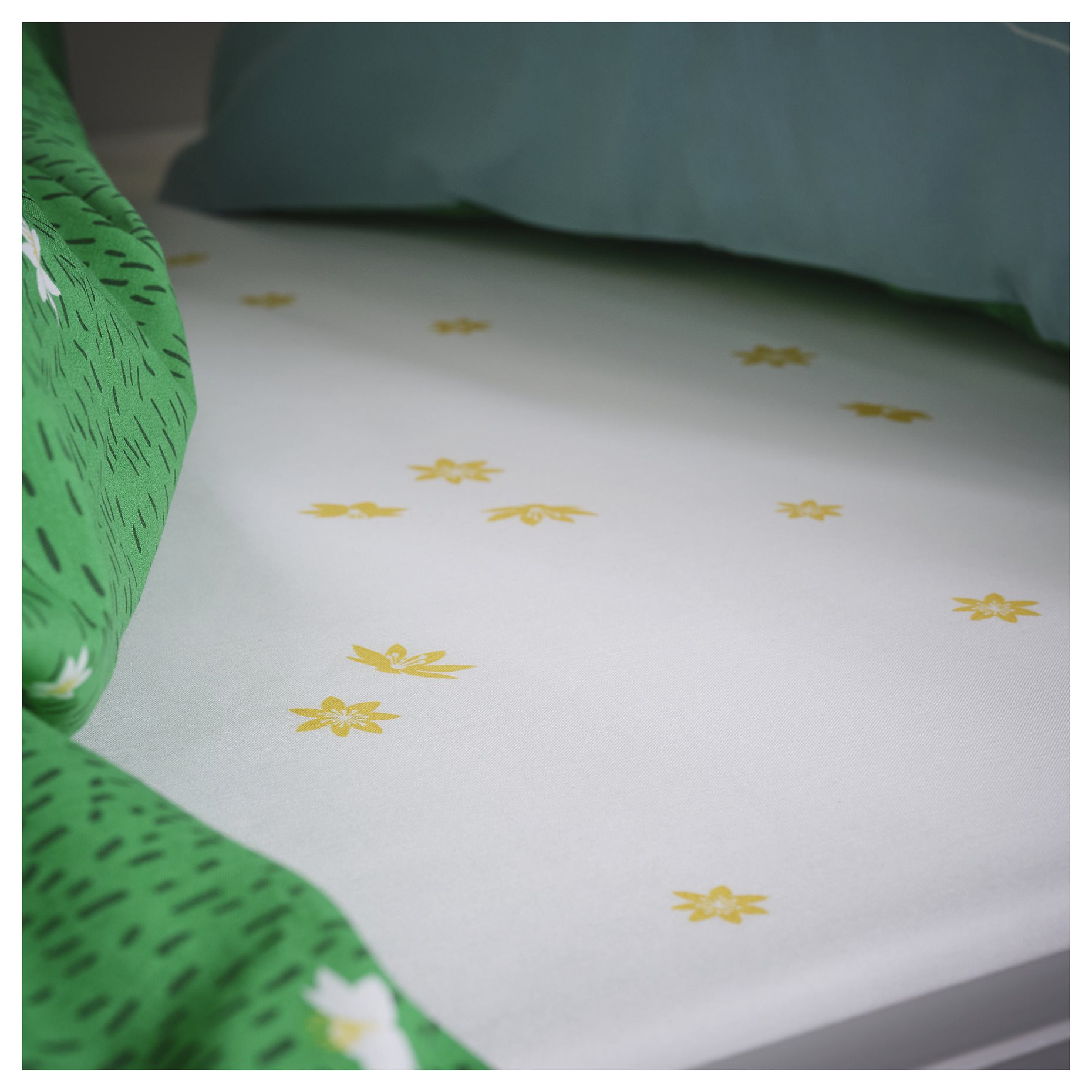 SKOGSDUVA, fitted sheet//flower pattern, 90x200 cm, 205.767.94