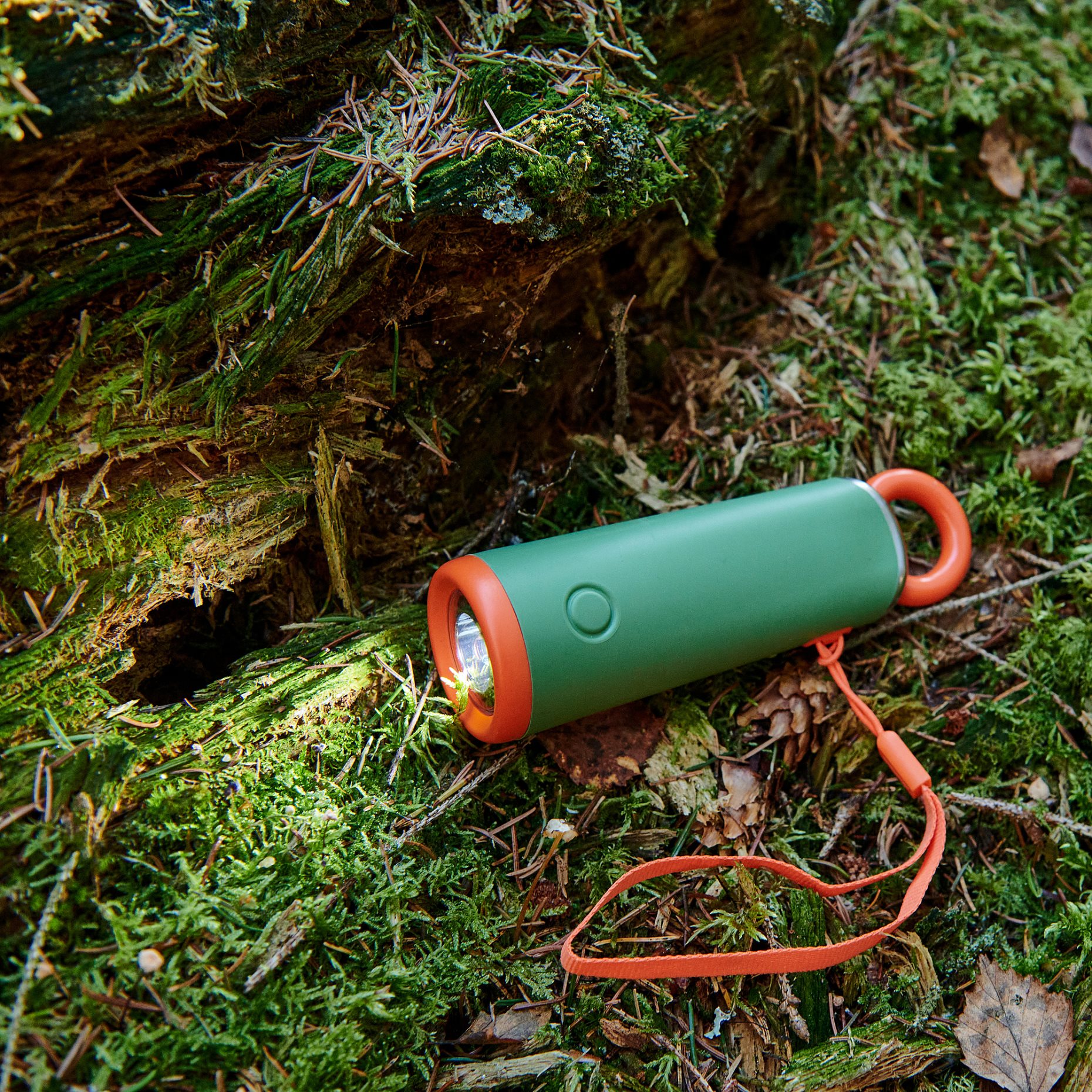 MAJBAGGE, hand-powered torch with built-in LED light source, 305.573.99