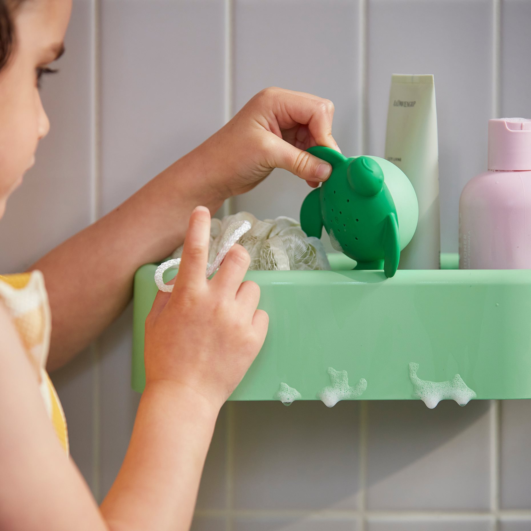 HUMLESJÖN, basket with suction cup, 26x13x7 cm, 306.009.58