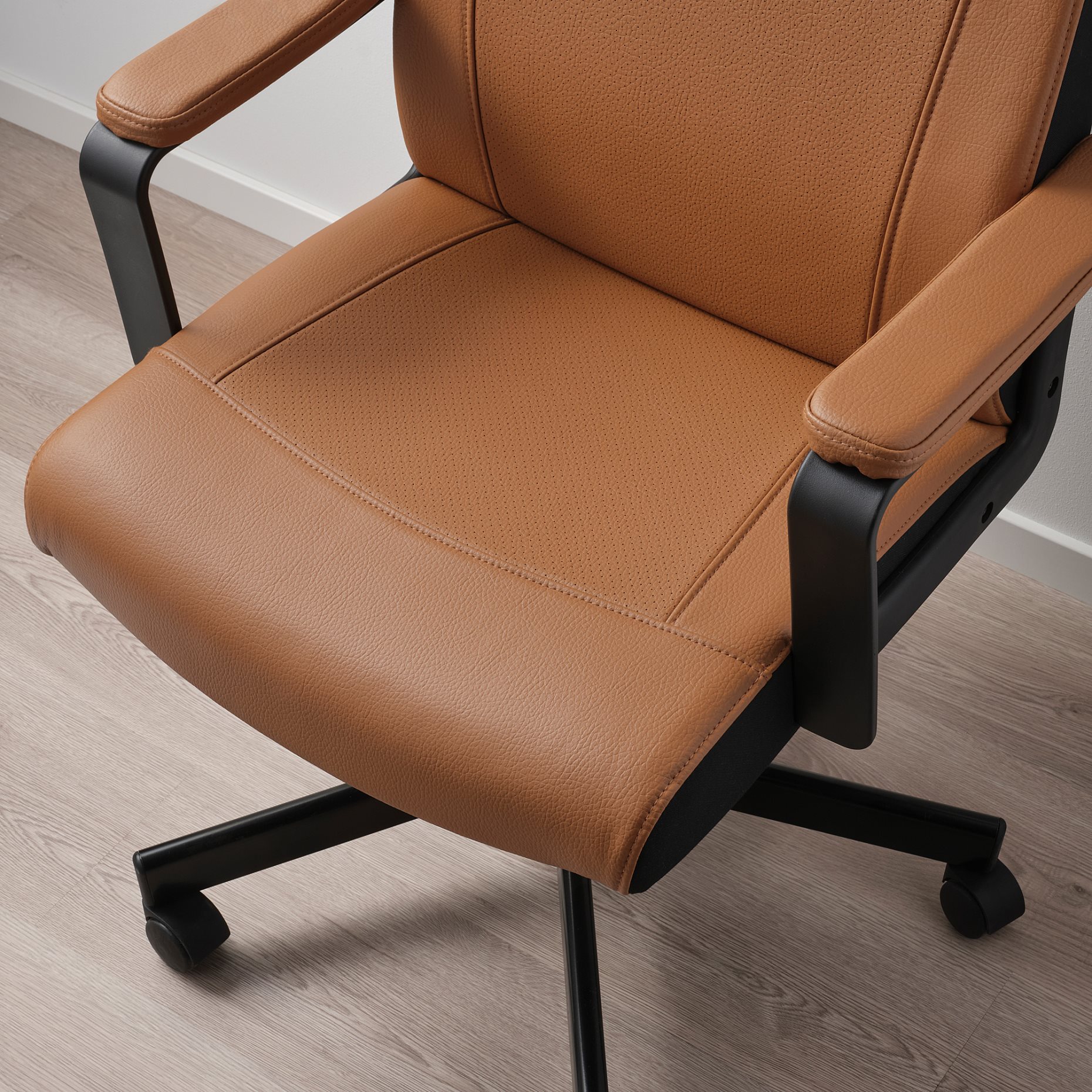 MILLBERGET, swivel chair, 404.894.04